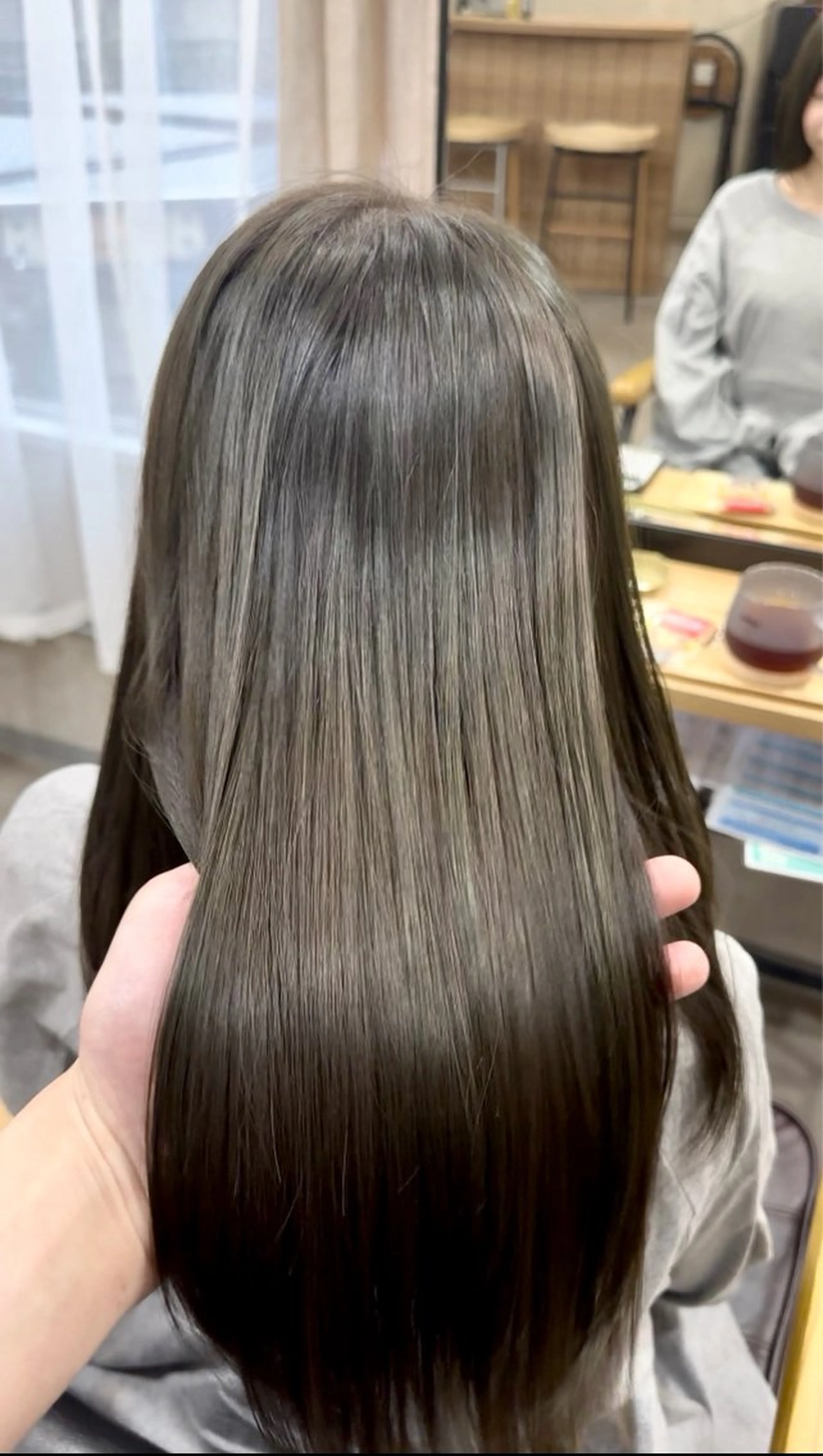 ロング カラー 透明感カラー グレージュ オリーブグレージュ オリーブグレー 髪質改善 ヘアカラー トリートメント unir(ユニル)所属・心斎橋/縮毛矯正/美 容師/unir 藤本のヘアスタイル
