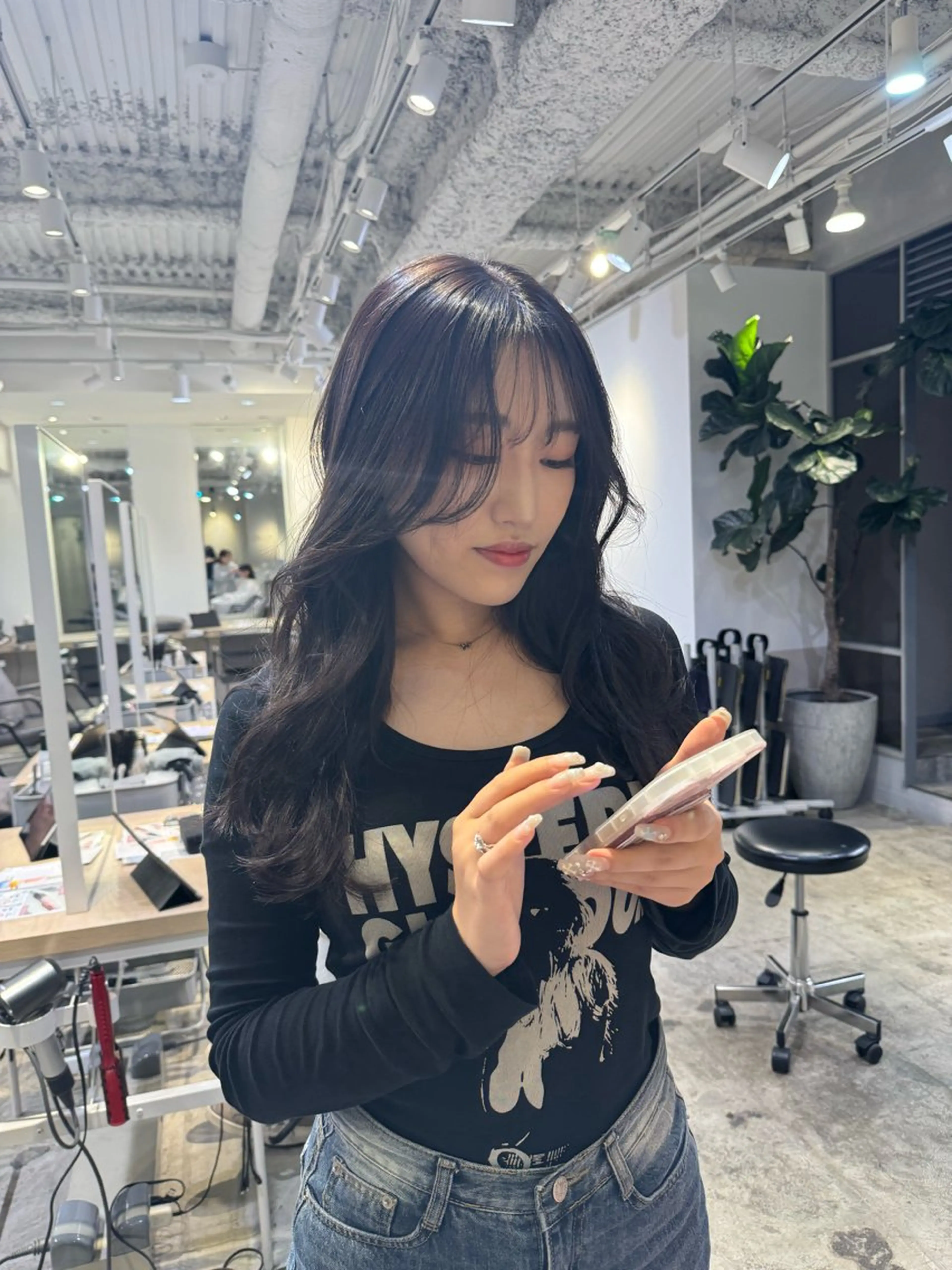 ロング レイヤーカット 梨澤 百音のヘアスタイル