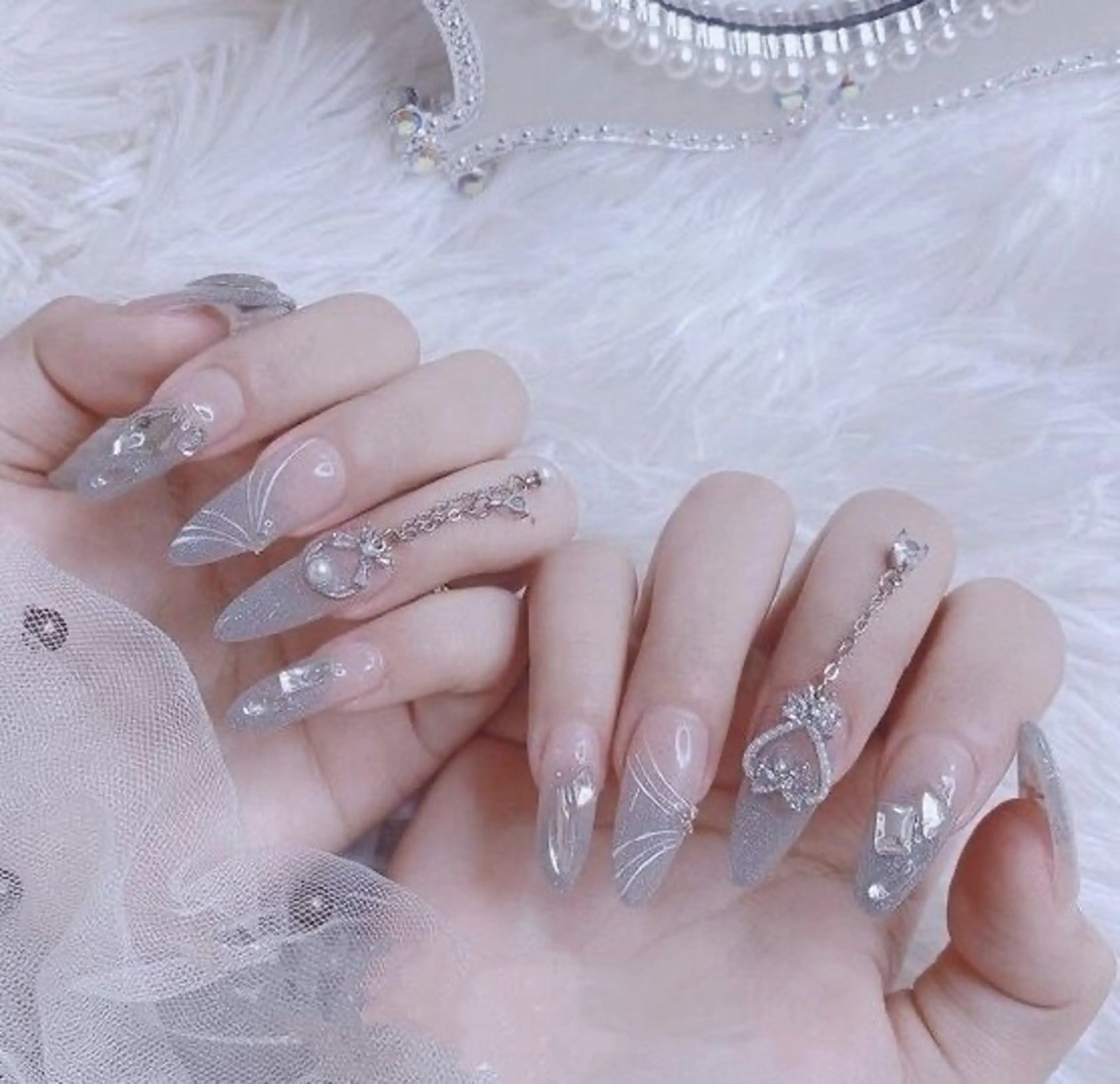 ネイル チークネイル 長さ出し ジェルネイル マグネットネイル 持ち込み ハンドネイル ハンドケア ラッキーネイルサロン 西川口東口店のネイルデザイン