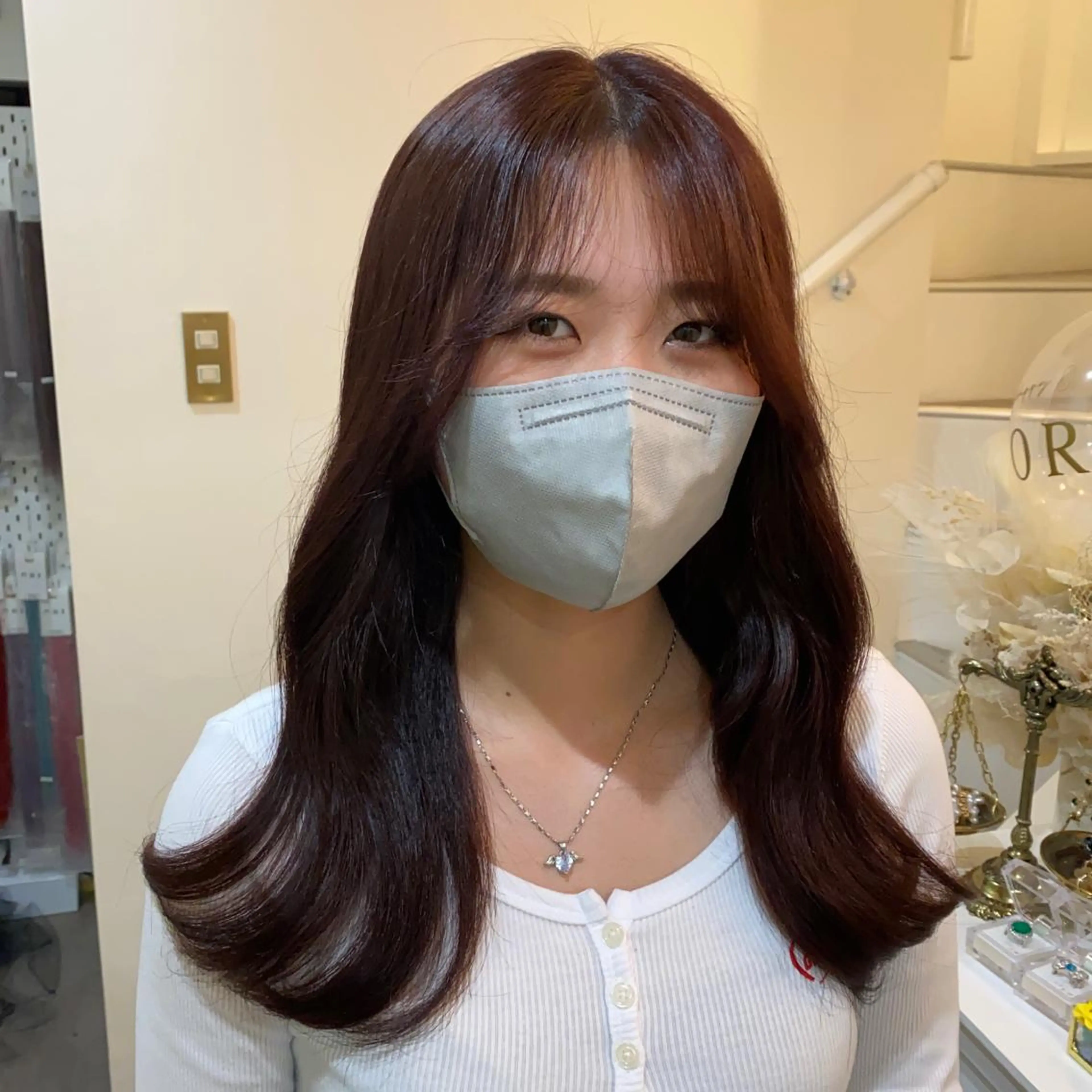 セミロング カラー ヘアカラー トリートメント MOE🐈‍⬛🎀 エクステ/ワンホンのヘアスタイル