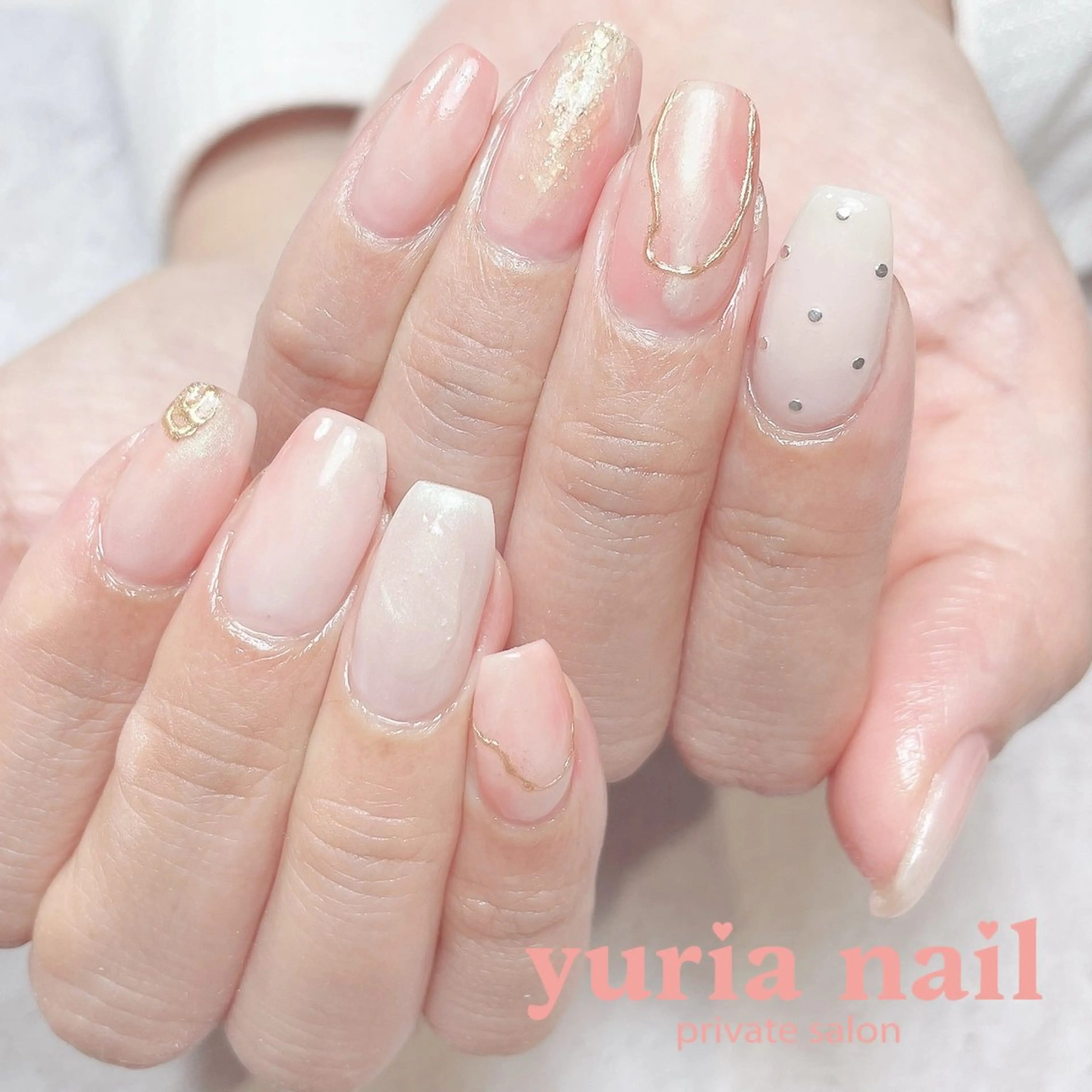 ネイル ジェルネイル ニュアンスネイル ピンク ホワイト ハンドネイル 小林 ゆりあのネイルデザイン