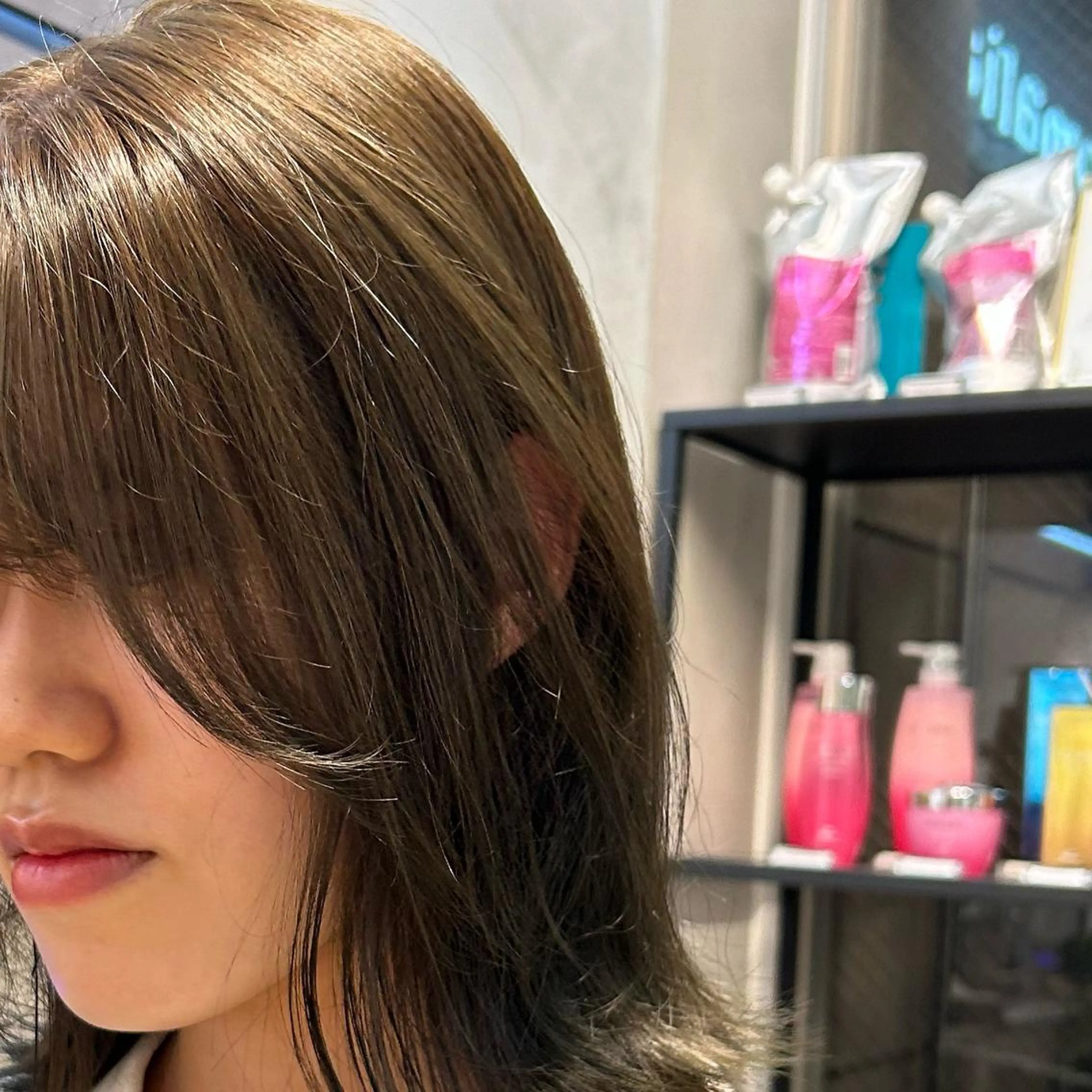 ミディアム カラー ベージュカラー ブリーチ ブリーチなしカラー オリーブベージュ ヘアカラー トリートメント じゅわっと暖色カラー 🍊Moemiのヘアスタイル