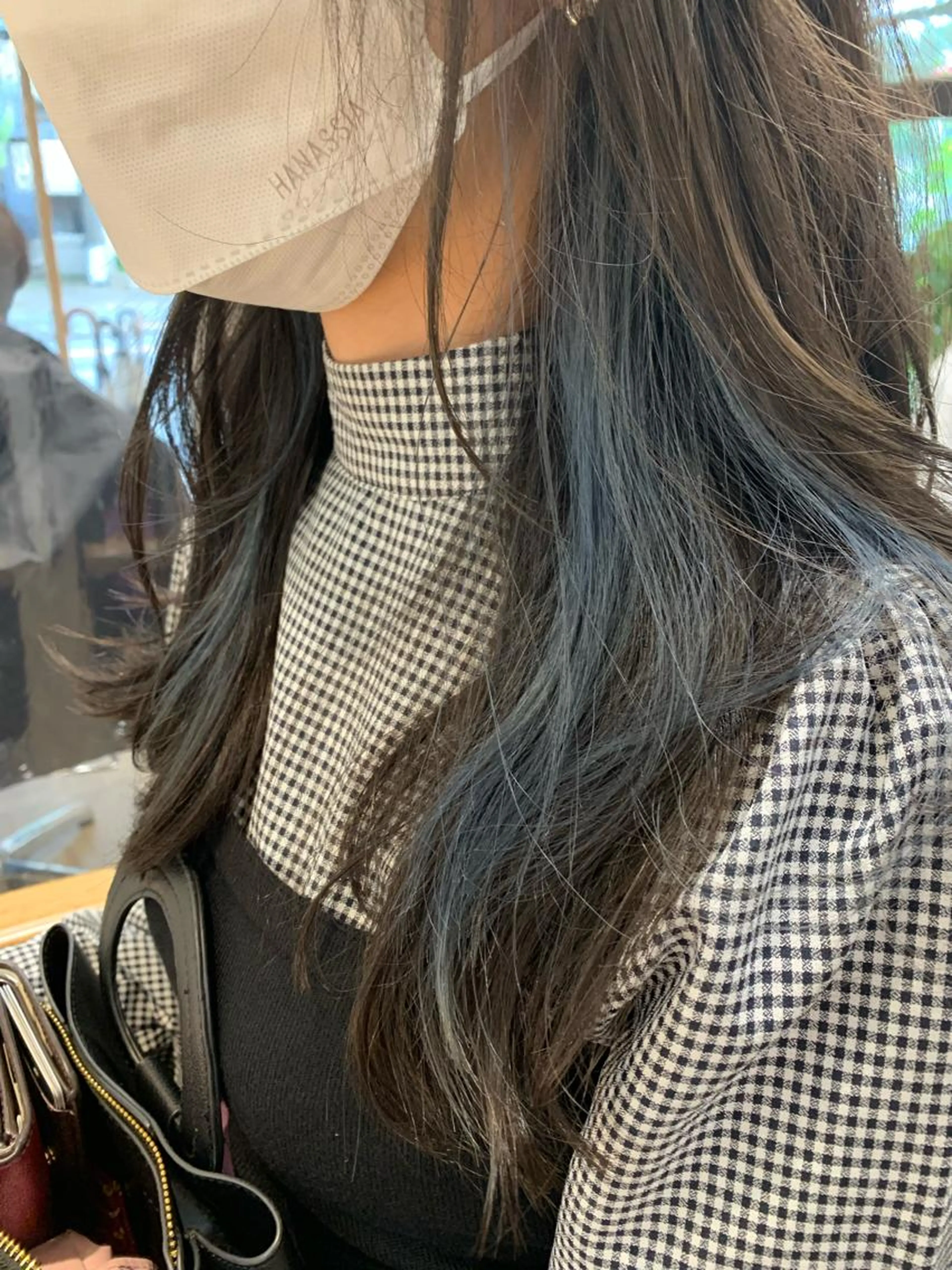 ポイントブリーチカラー✨(イヤリング・インナー・ハイライト)+カット+トリートメントの写真