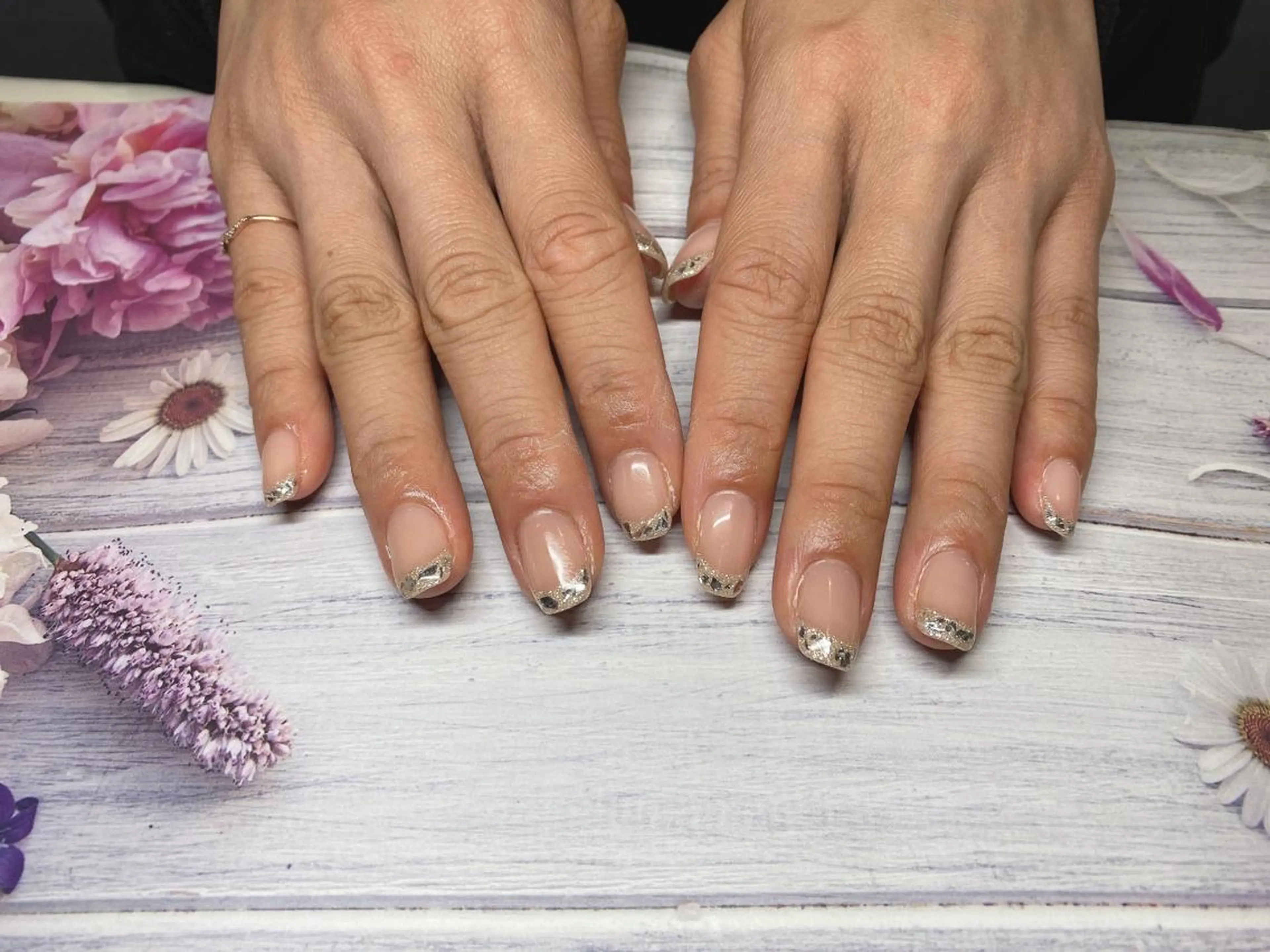 ネイル フレンチネイル ガラスフレンチ R.I所属・R.I みちのネイルデザイン