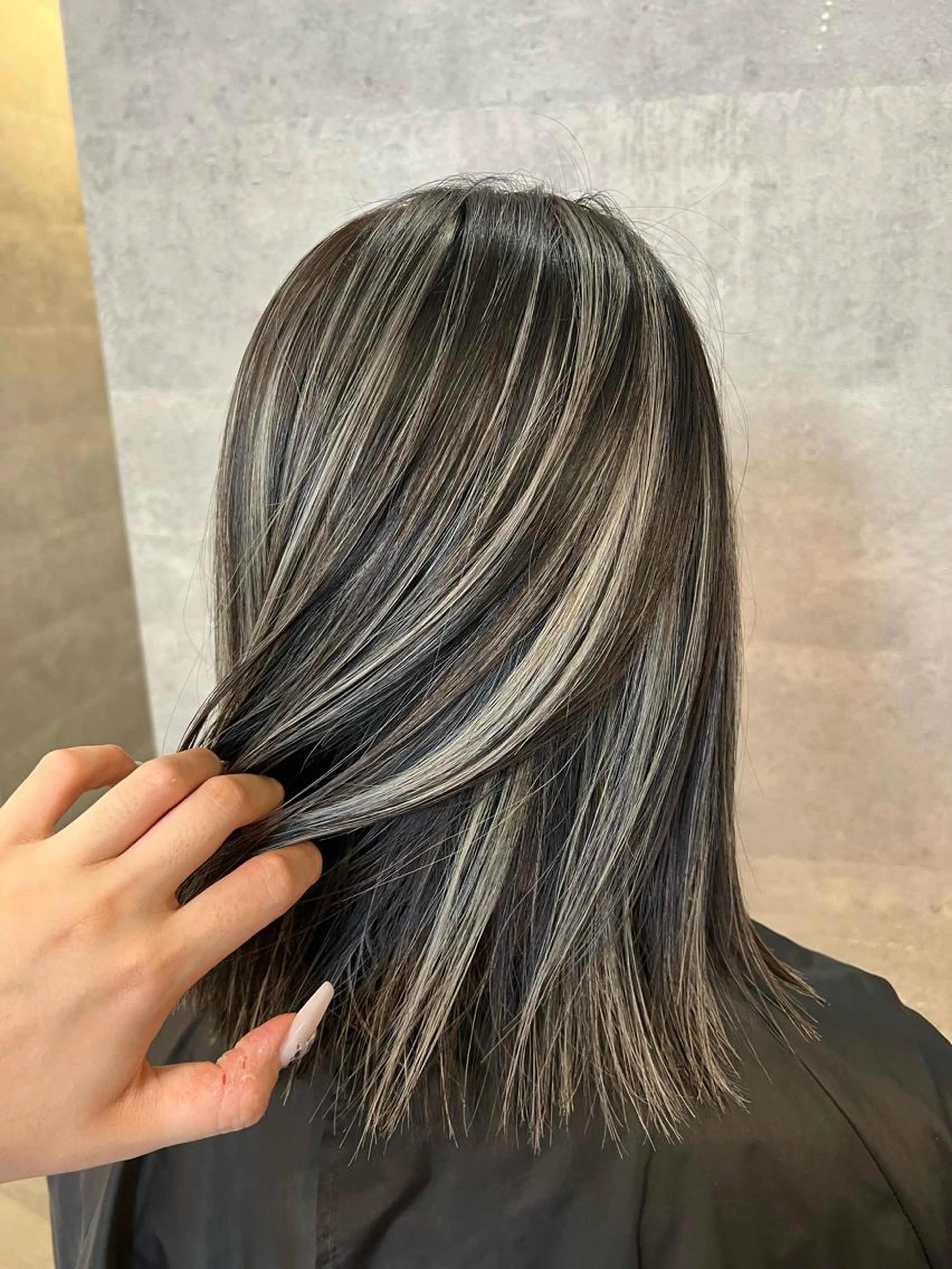 🖤🤍コントラストハイライト（ブリーチ2回）＋似合わせカット🤍🖤の写真