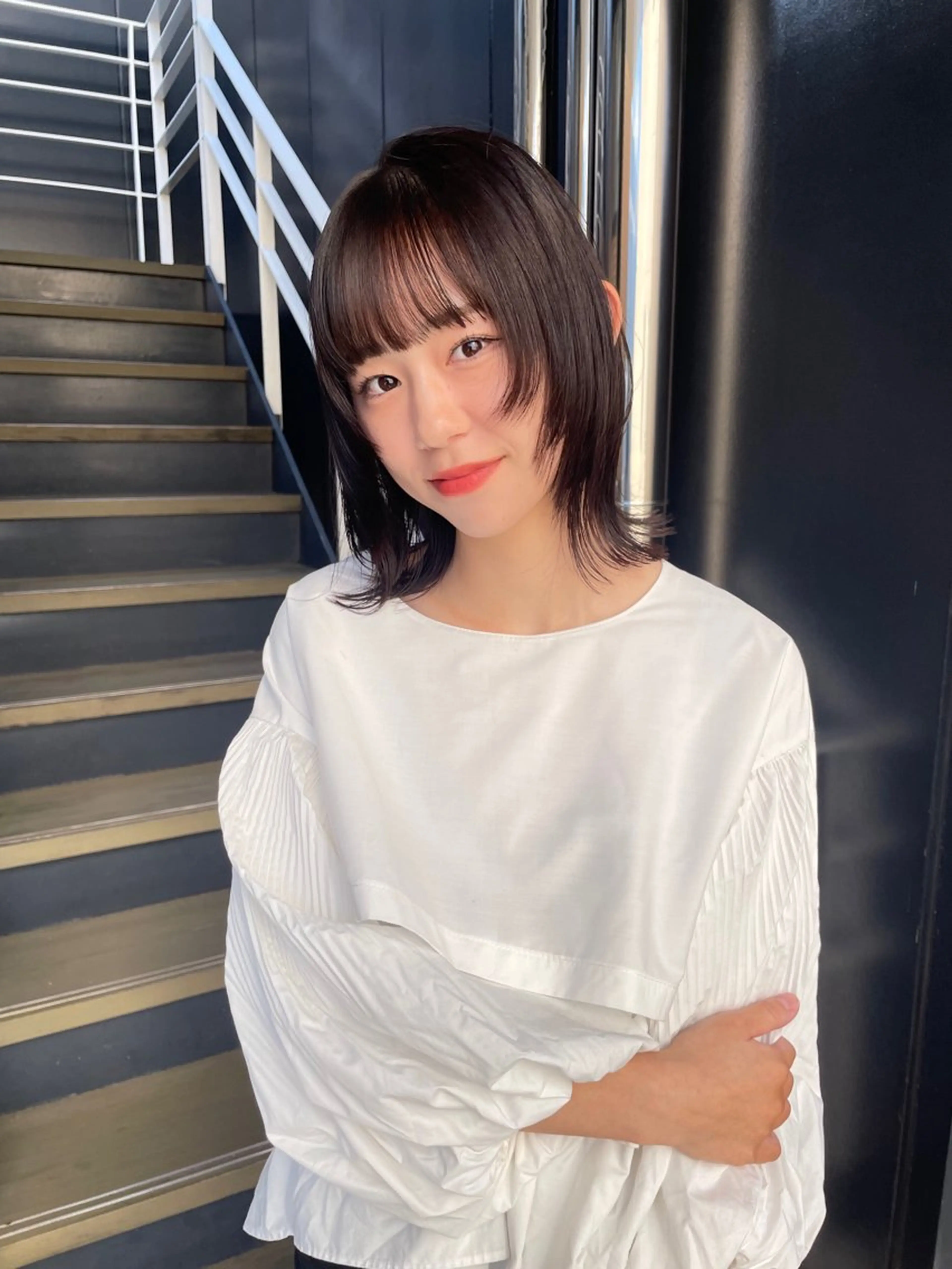 ショート カラー ヘアアレンジ 透明感カラー レイヤーカット カット ヘアカラー トリートメント mika|ブルーカラ ー|ハイトーンカラーのヘアスタイル