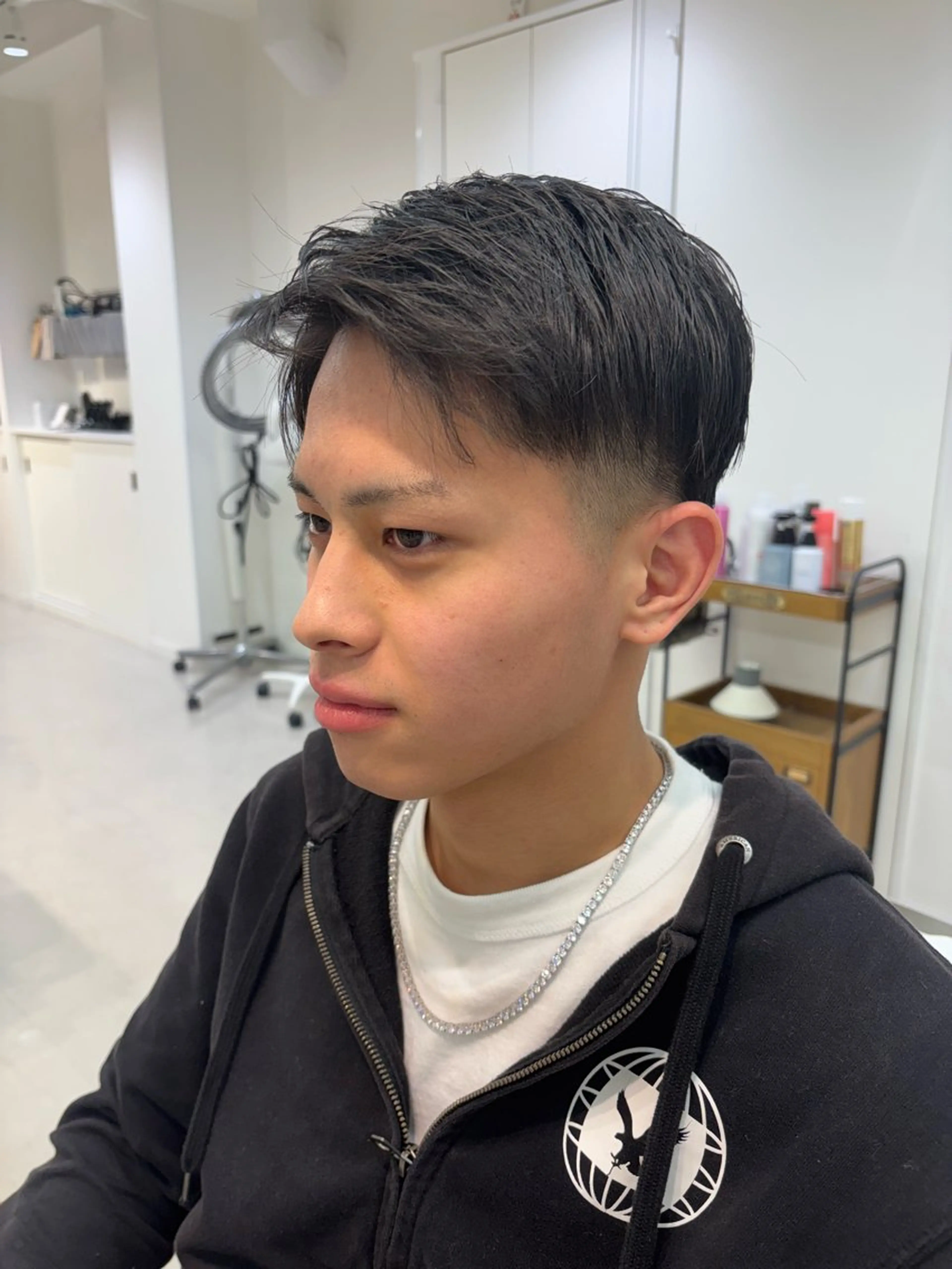 メンズ ビジネス フェードカット マッシュ スキンフェード ツーブロック カット メンズパーマ/ スパイキー/フェードのヘアスタイル