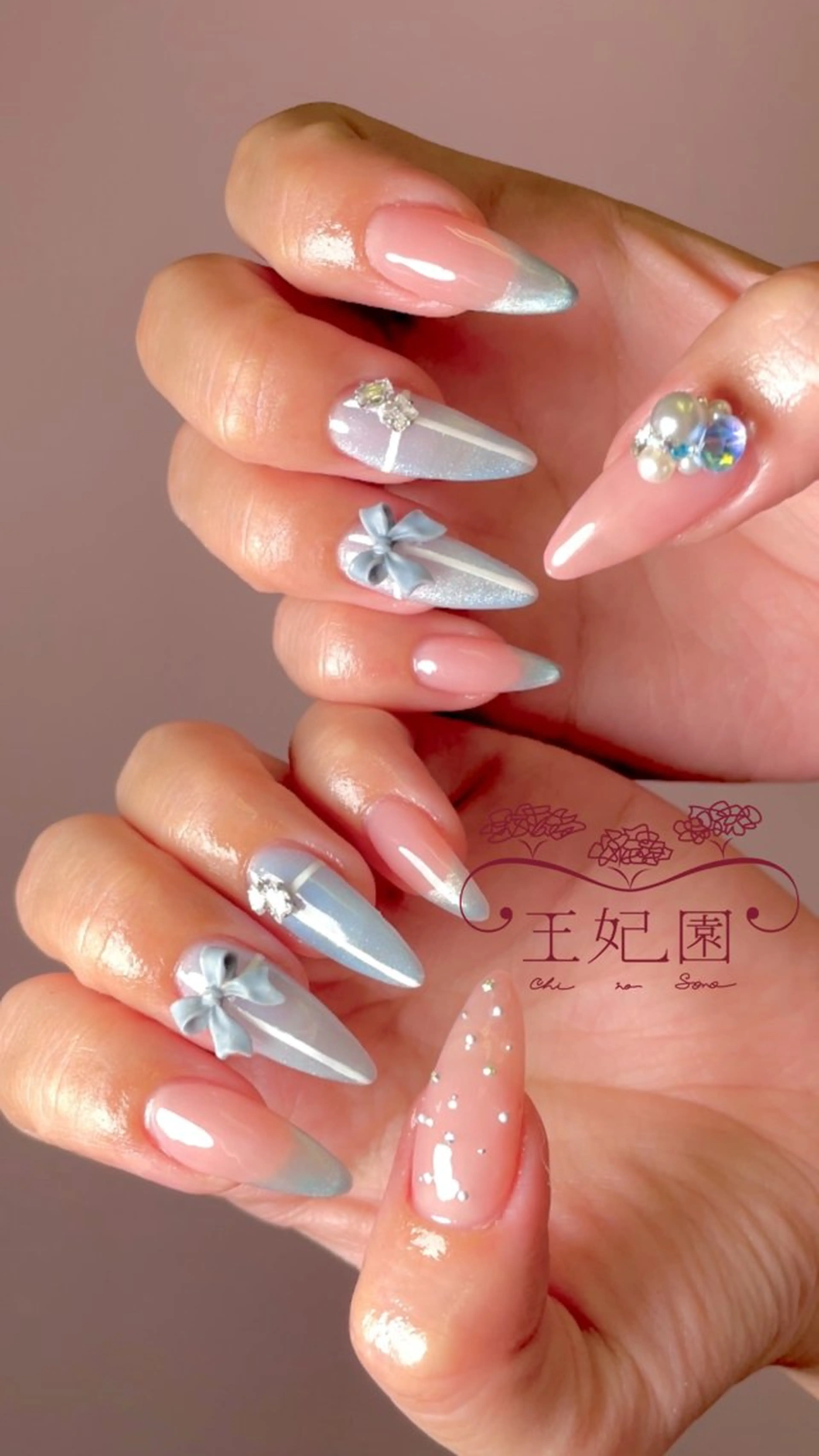 ネイル ブルー フレンチネイル ガラスフレンチ 水色 リボン nail salon王妃の園所属・王妃の園 ohinosonoのネイルデザイン