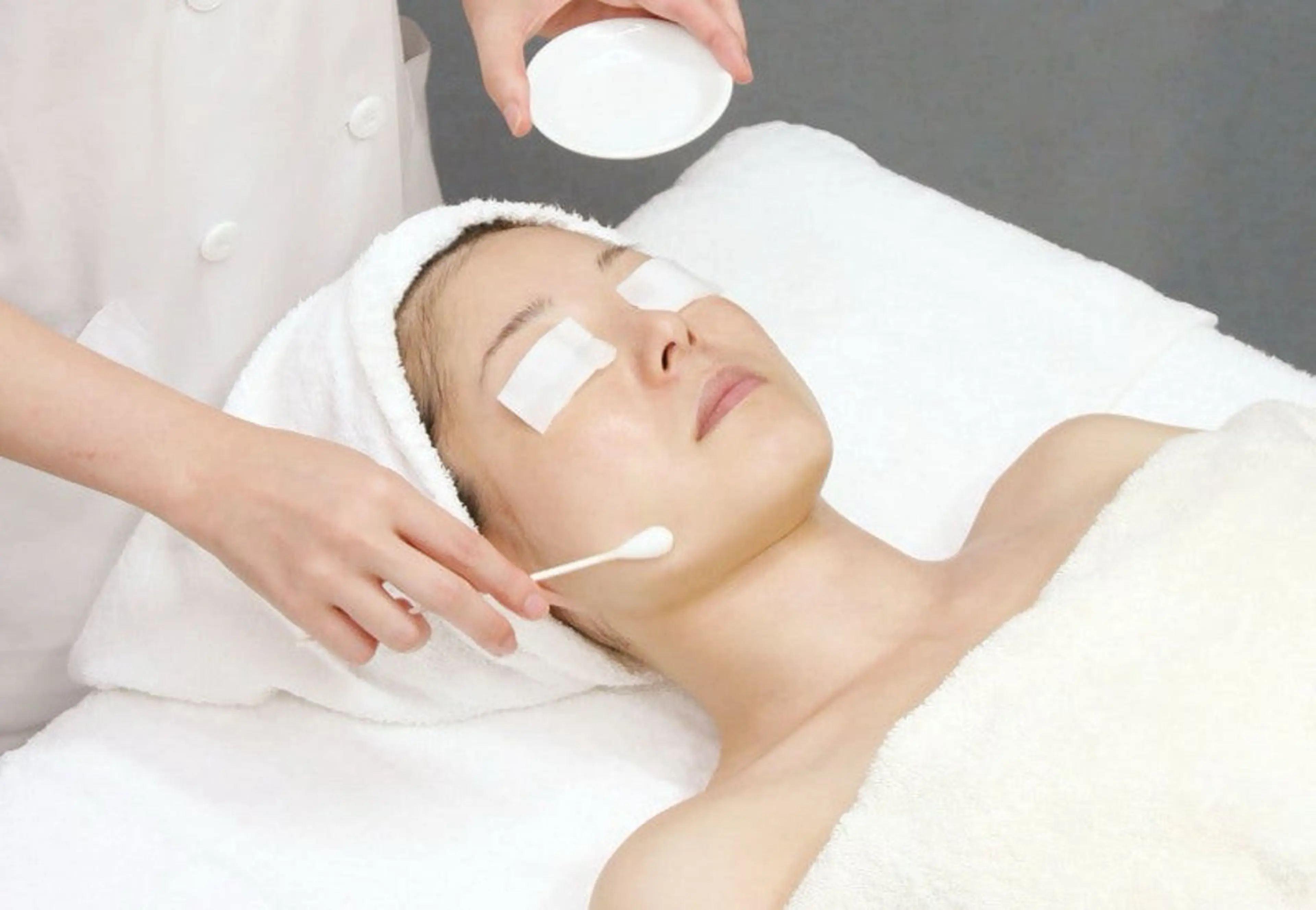 ハーブピーリング/韓国肌管理/フェイシャル/毛穴洗浄/眉毛/顔脱毛【糸脱毛専門】rev所属・ハーブピーリング🌹 毛穴洗浄❤️眉waxのエステ・リラクイメージ