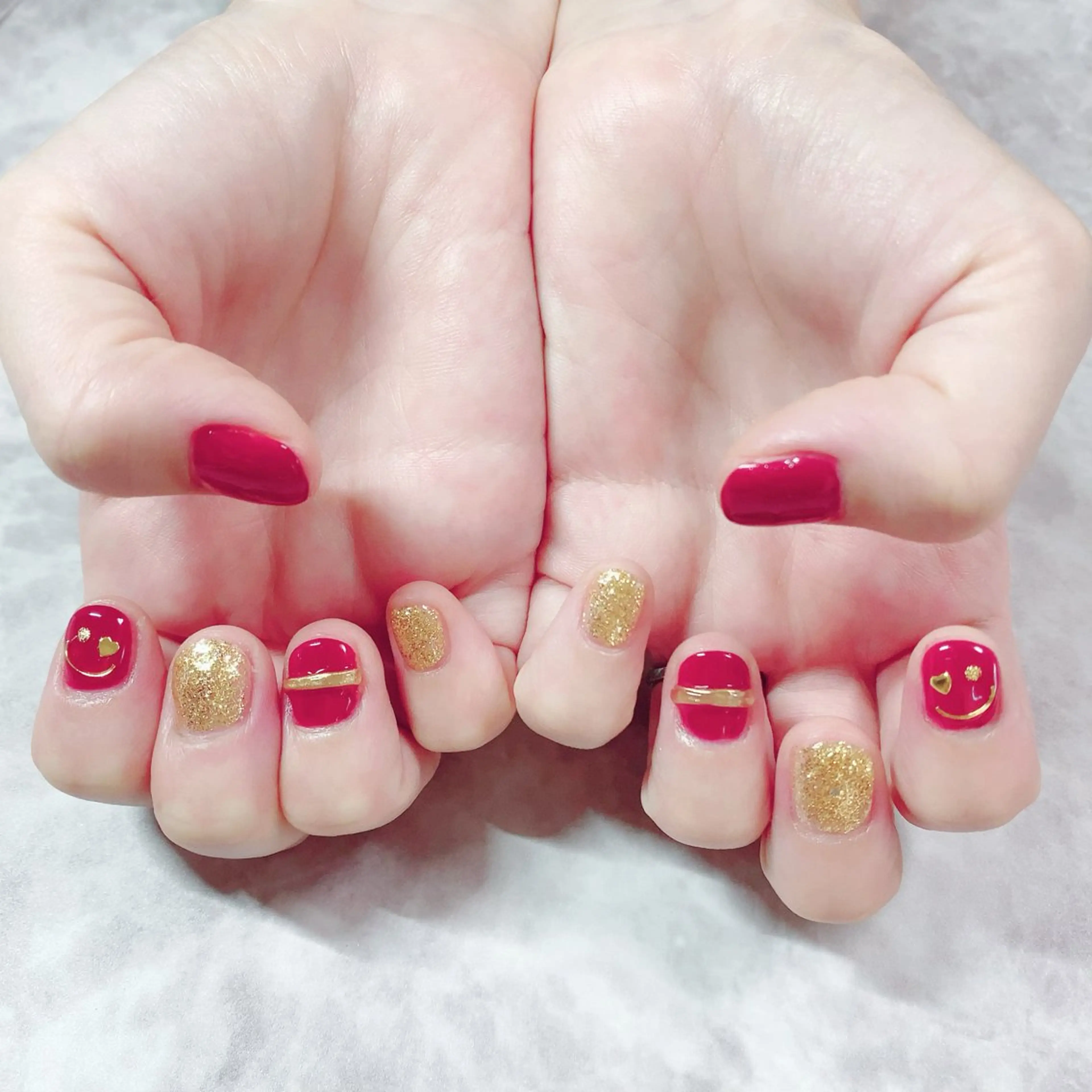 ネイル ボルドー ゴールド マジョリカ ブルーのネイルデザイン