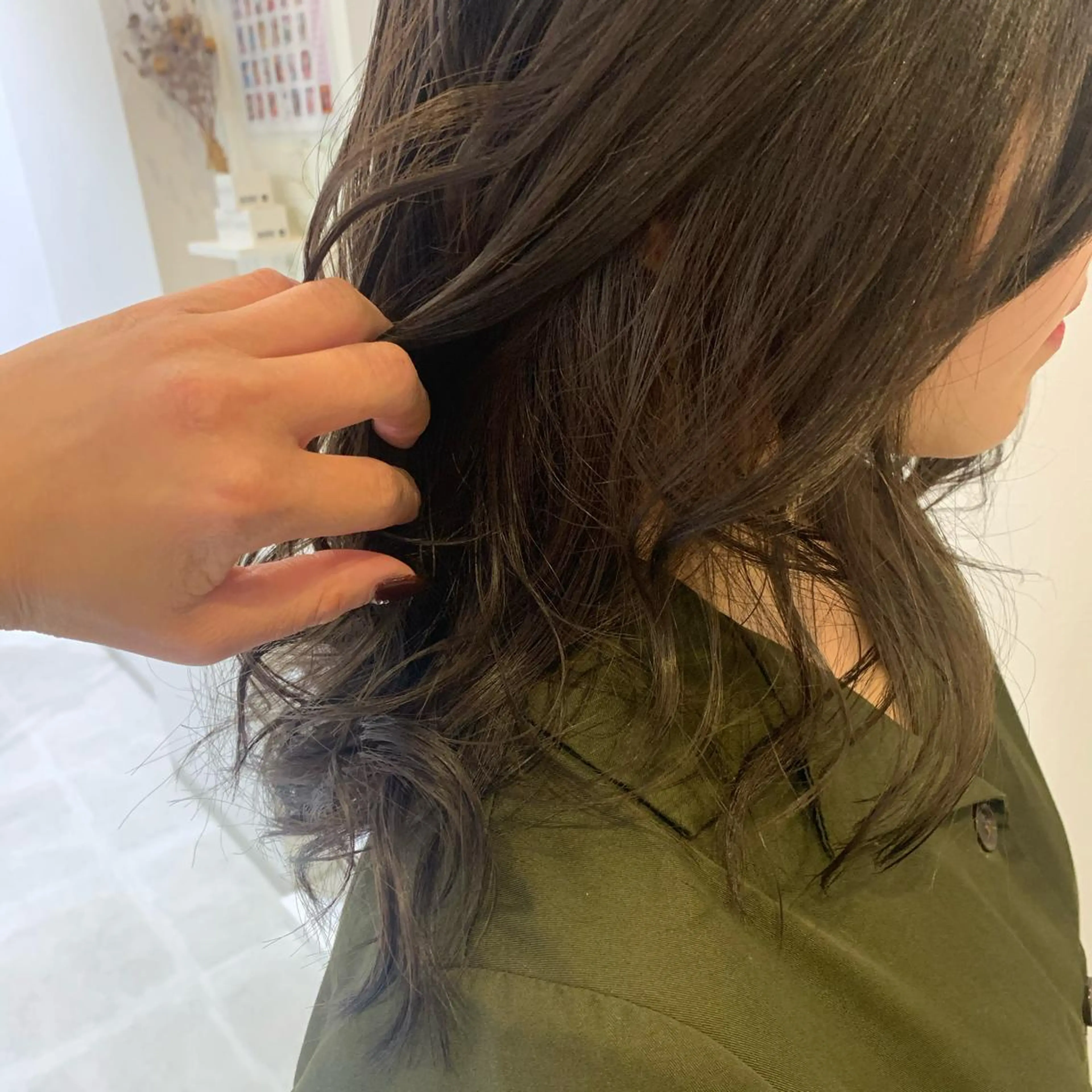 セミロング カラー cher. 新井瑞希のヘアスタイル