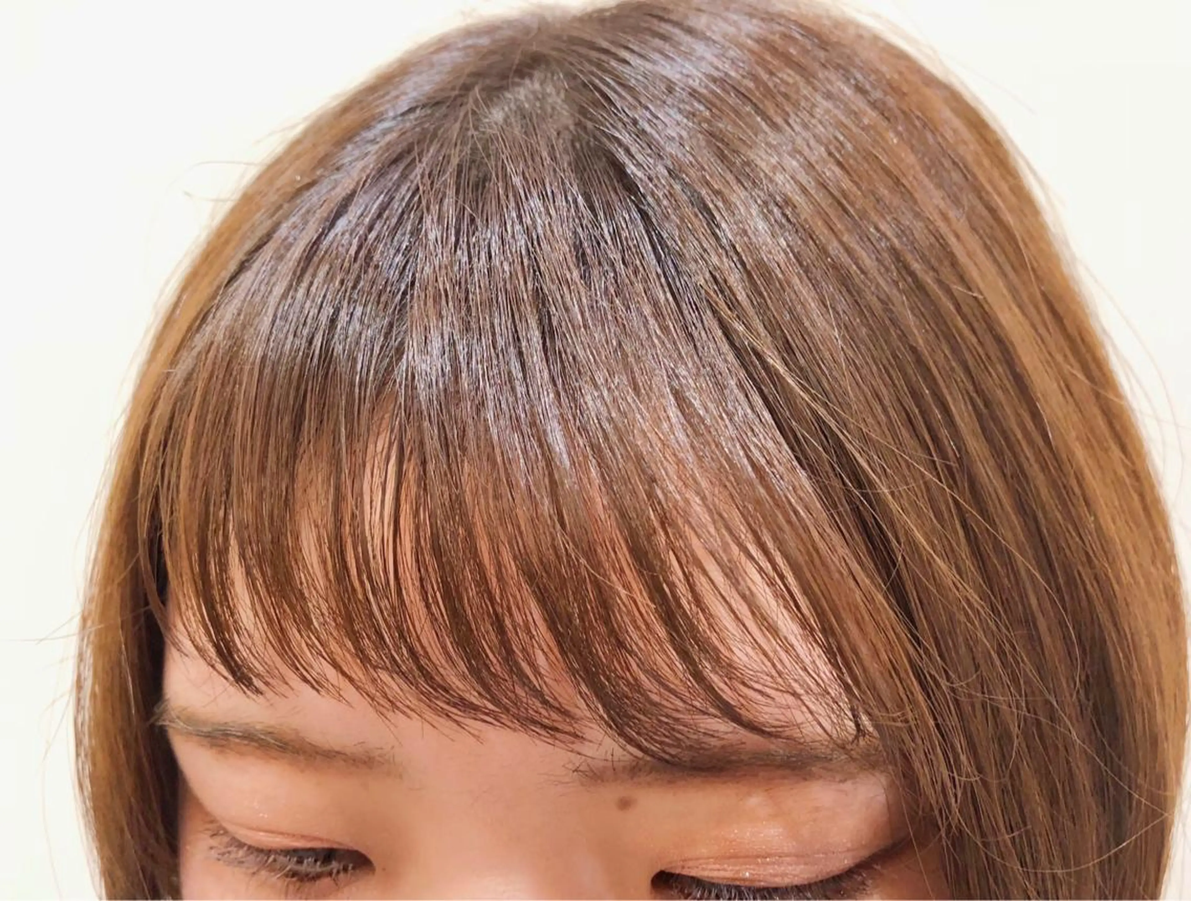 ショート カラー 韓国風ヘア オン眉 カット トリートメント Amour なぐらのヘアスタイル