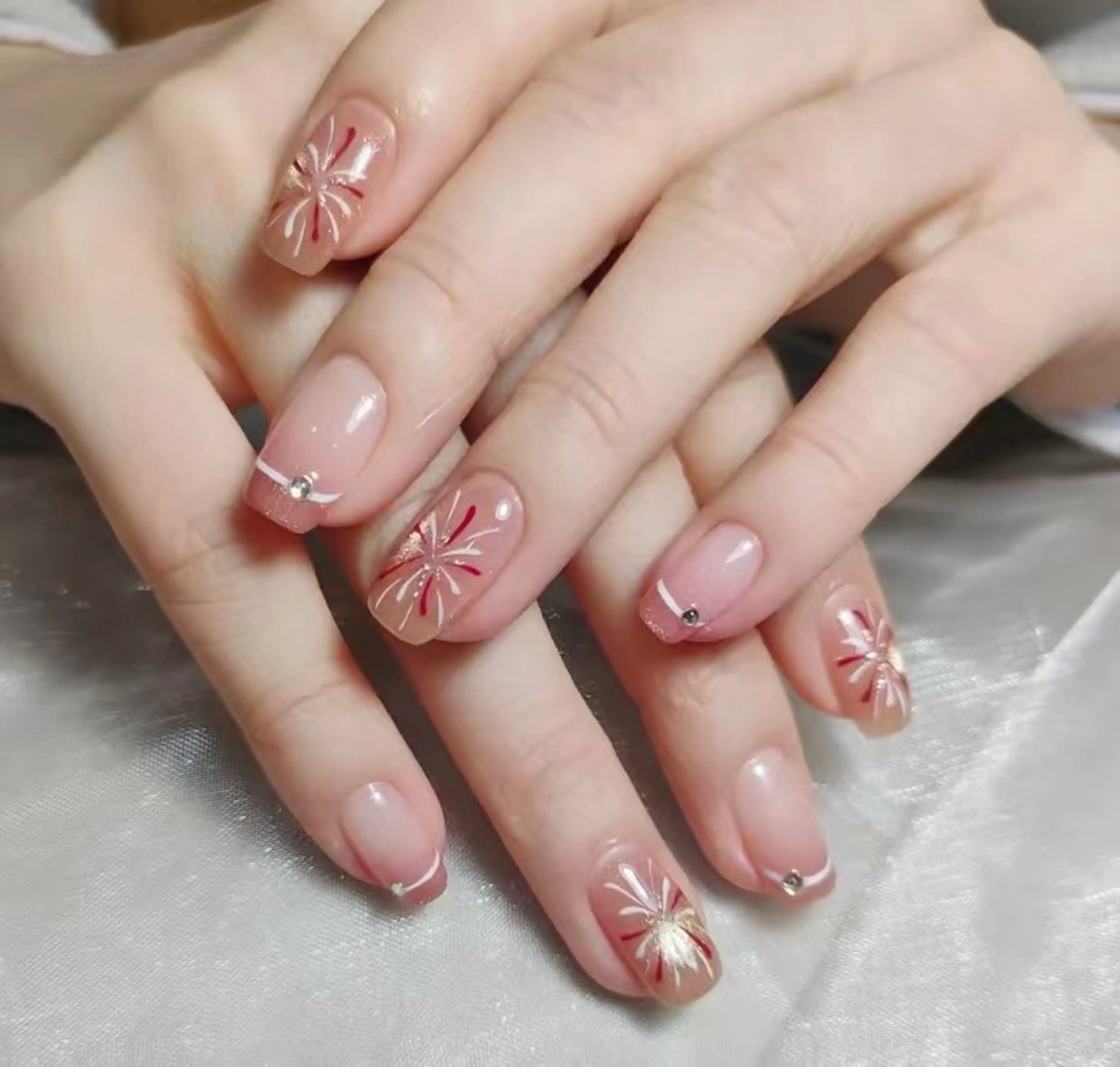 ネイル NIJI ネイルサロンのネイルデザイン