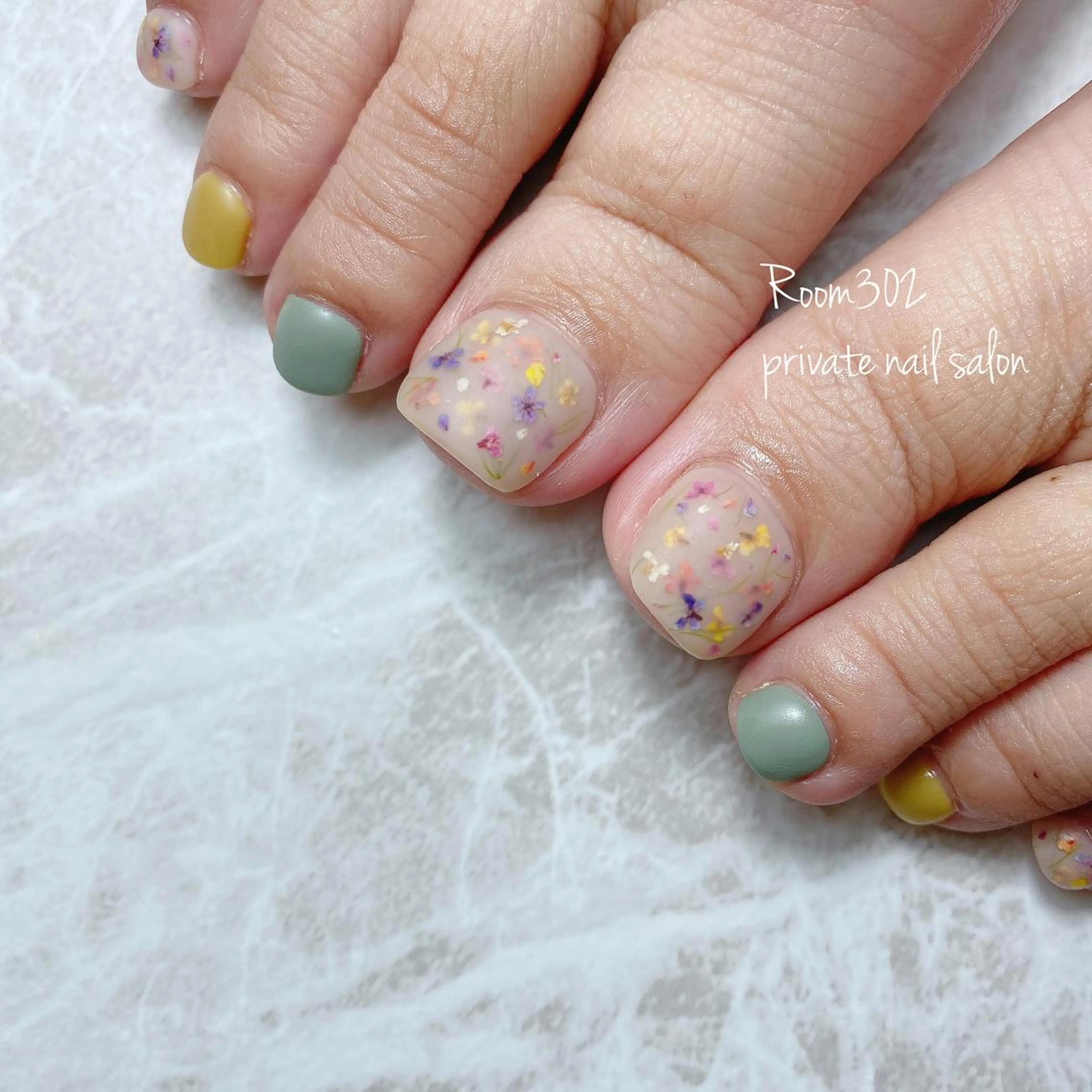 ネイル フラワーネイル フットネイル Room 302のネイルデザイン