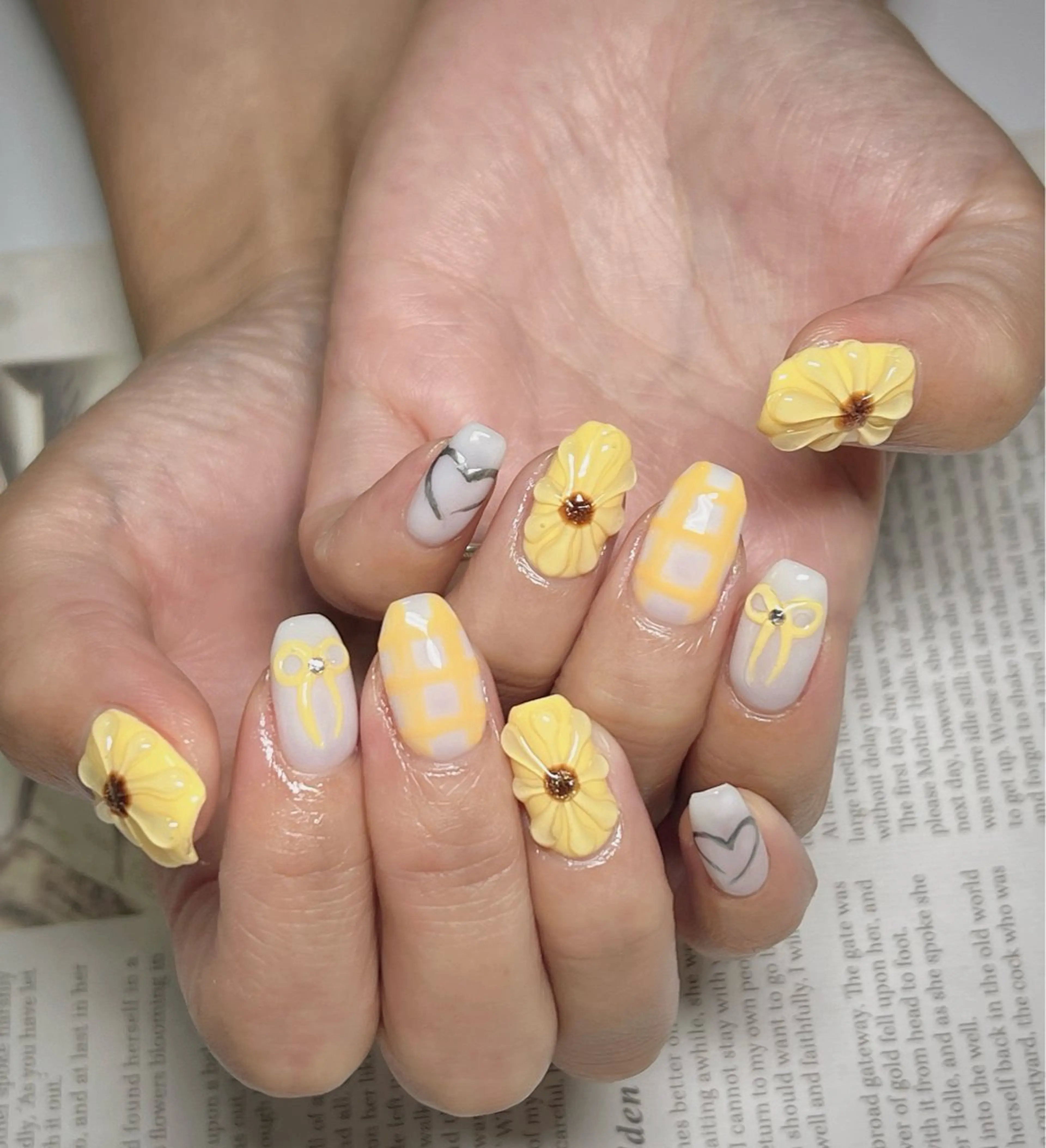 ネイル ハンドネイル ハンドケア Rarity ネイルサロン所属・Rarity ネイルサロンのネイルデザイン