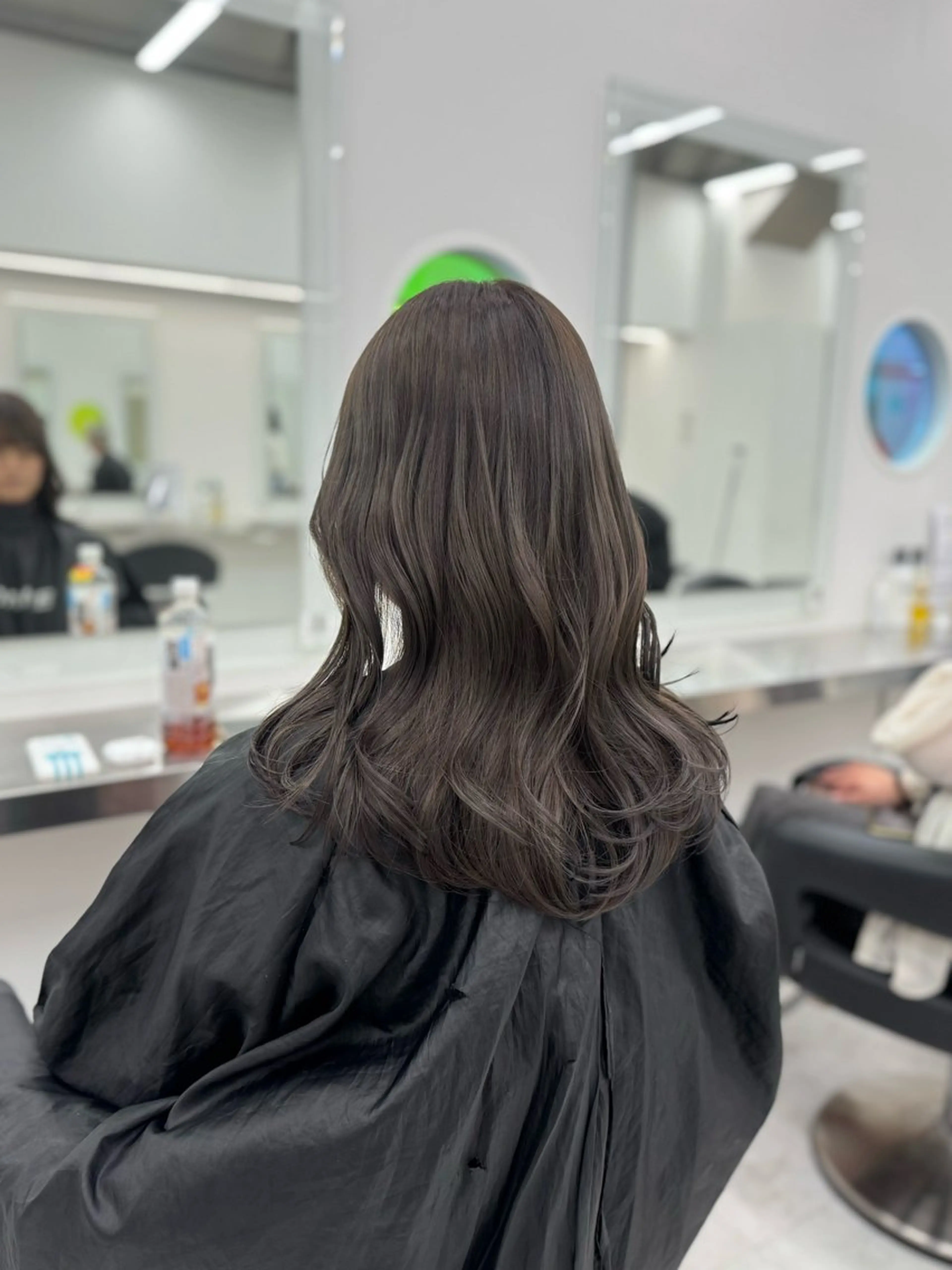 セミロング カラー カット ヘアカラー トリートメント 透明感 カラーしゅうじのヘアスタイル