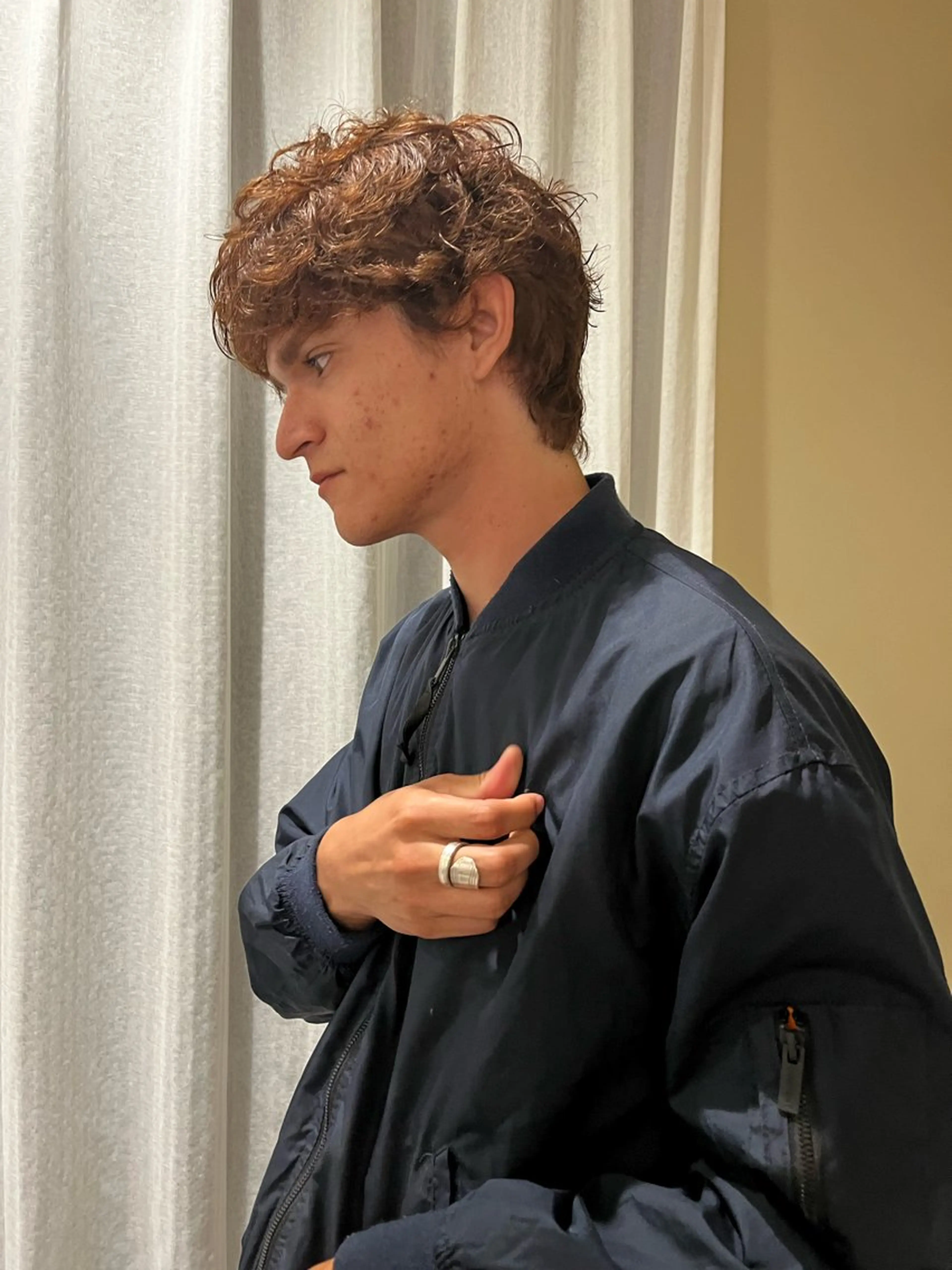 カラー パーマ メンズ フェザーパーマ メンズパーマ 透明感カラー 外国人風カラー 透明感カラー/ アイブロウリフトのヘアスタイル