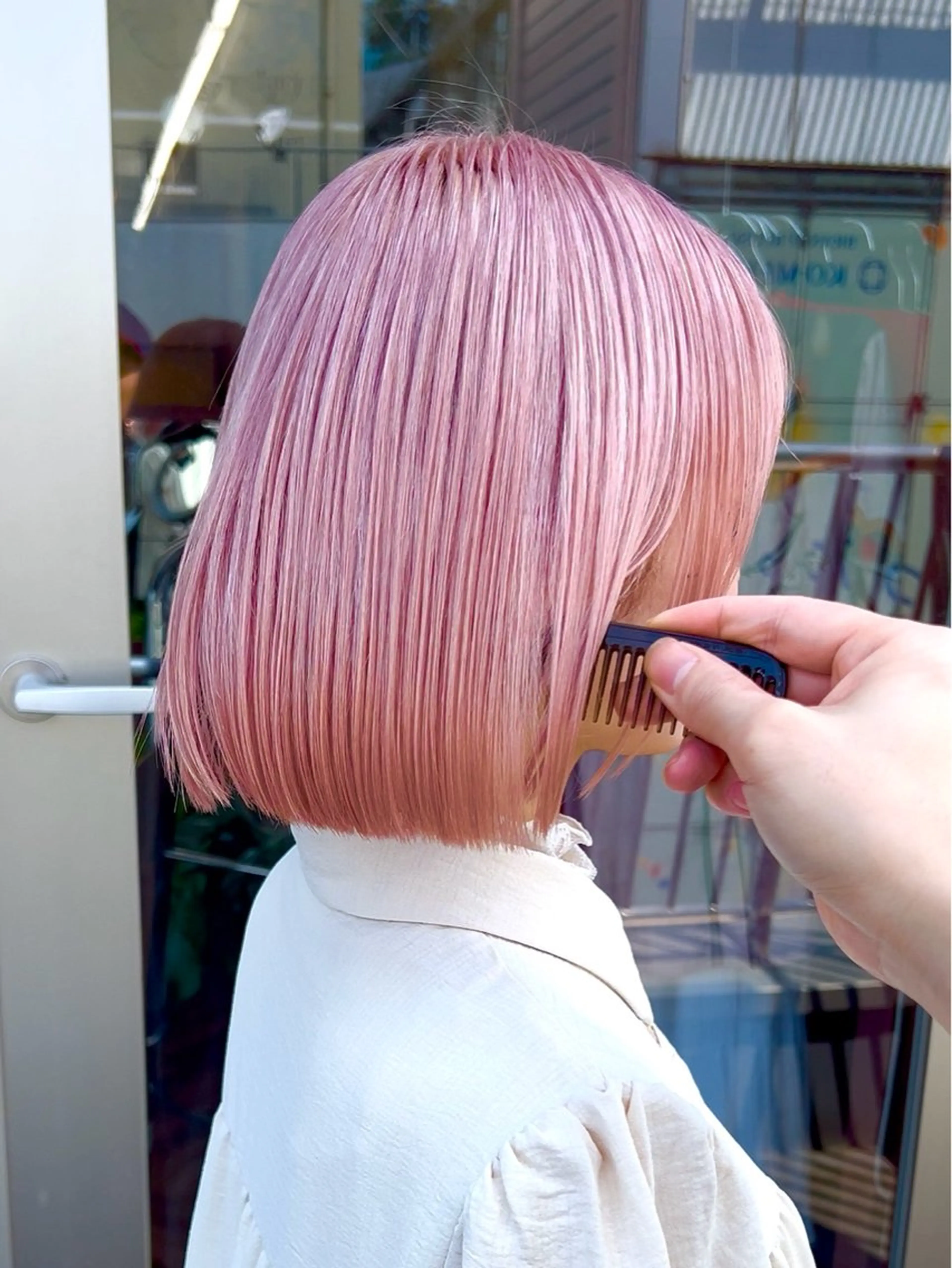 ショート カラー ブリーチ ブロンド ケアブリーチ 透明感カラー ダブルカラー カット ヘアカラー トリートメント レイヤー専門家 ダブルカラー修のヘアスタイル