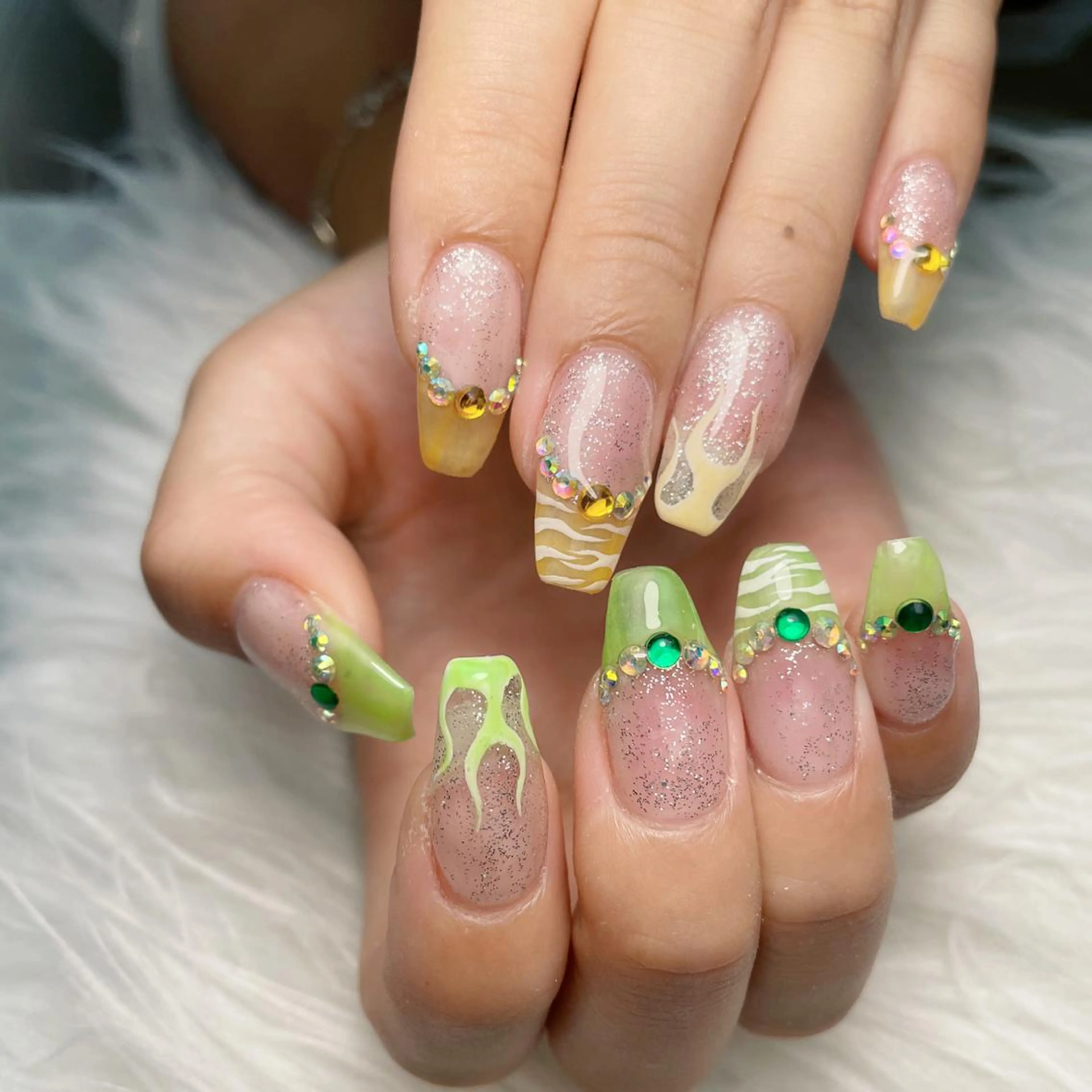 ネイル フレンチネイル ハート 韓国ネイル ミラーネイル リボン Melody Nail所属・Melody  3D/スカルプ専門店のネイルデザイン