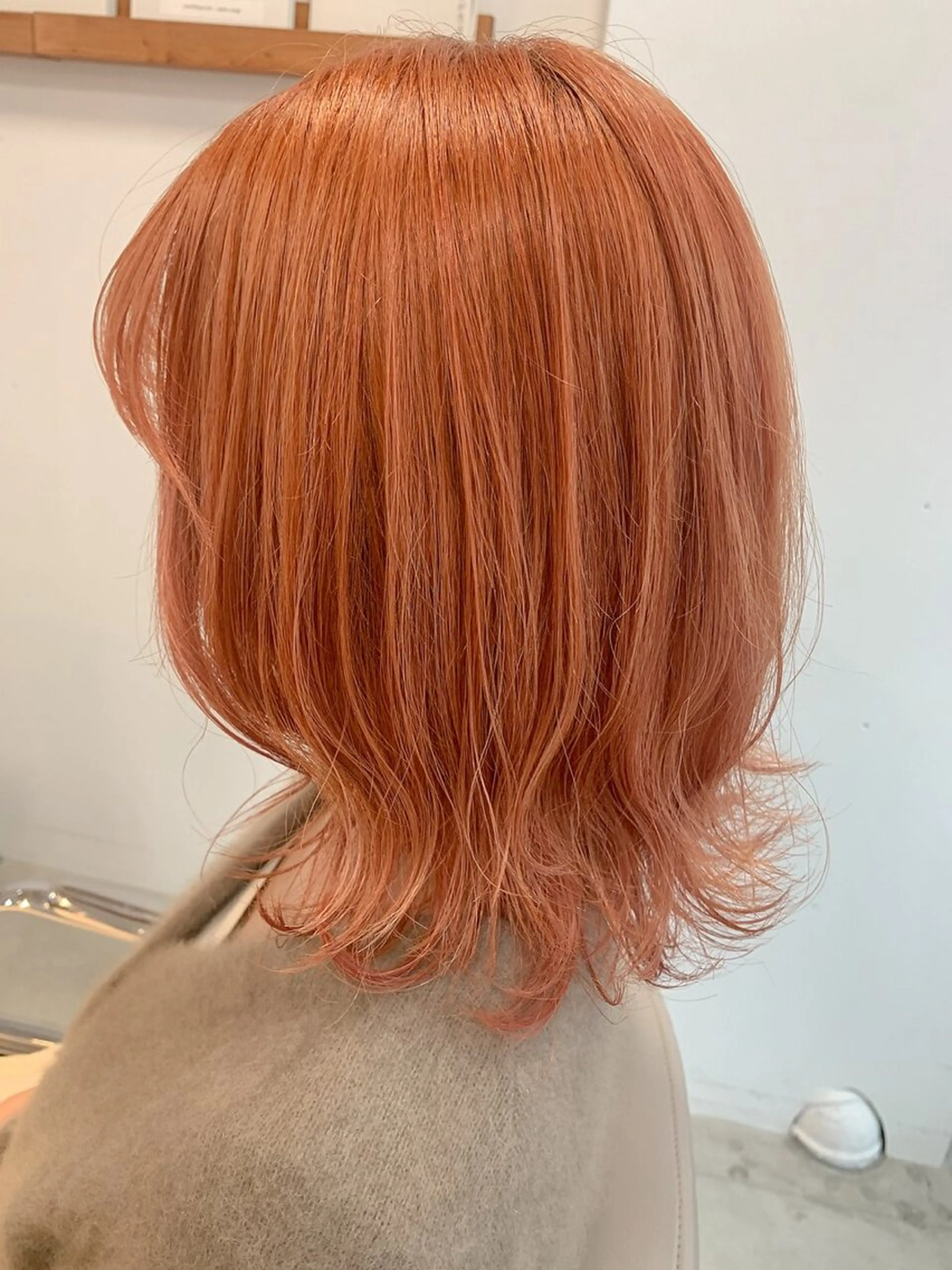 ミディアム カラー ベージュカラー ブリーチ ハイトーンカラー オレンジ オレンジベージュ ヘアカラー rina/似合わせ/ 艶髪カラー/髪質改善のヘアスタイル