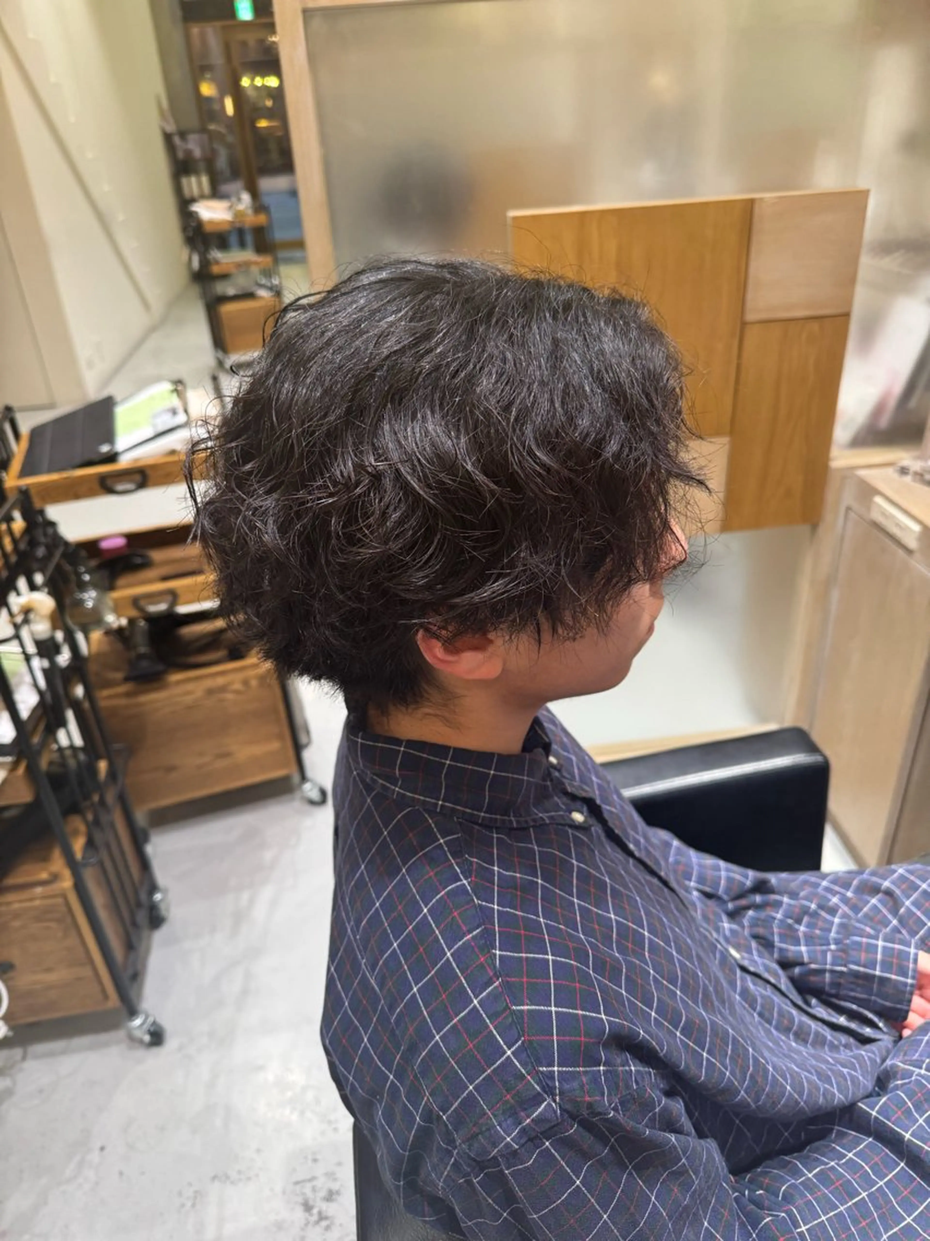 パーマ メンズ 透明感カラー/顔周り カット/レイヤーにかのヘアスタイル