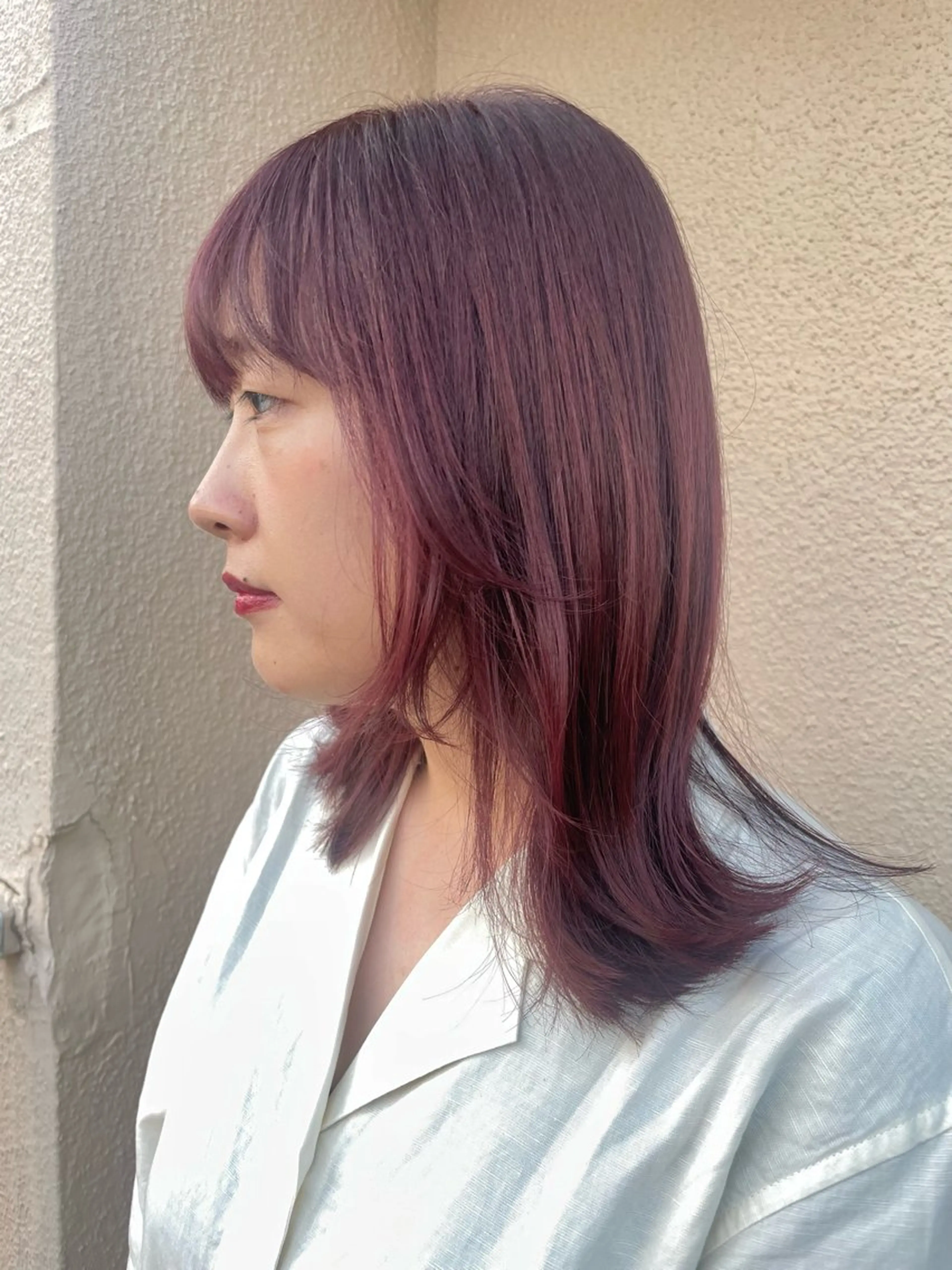 ミディアム カラー ブリーチ ダブルカラー ブリーチなしカラー ローズカラー レイヤーカット カット ヘアカラー ブリーチなしで透け感 暖色カラーボブaoiのヘアスタイル