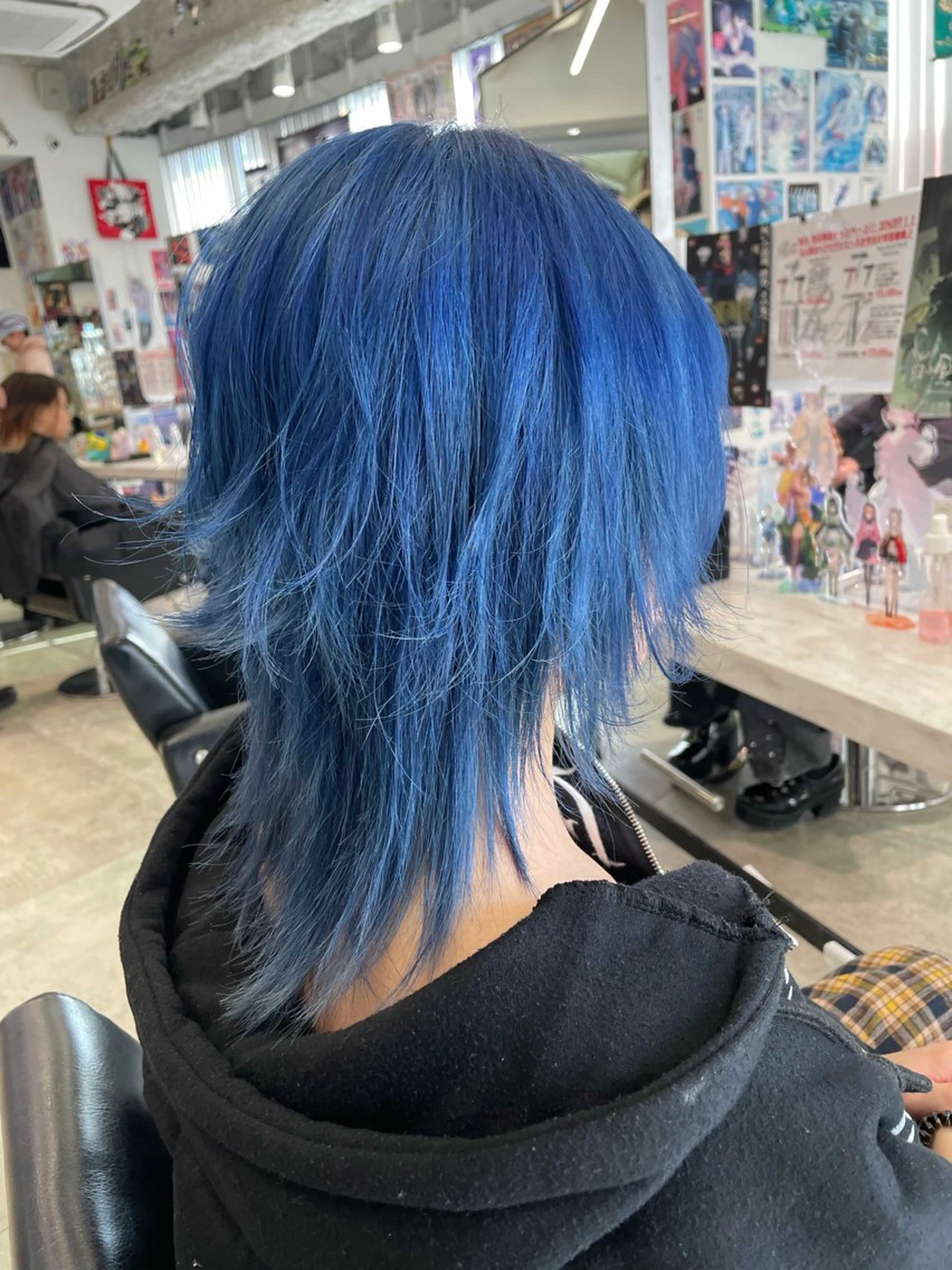 ミディアム ウルフカット カット トリートメント 🍭ハイトーン/ デザインカラー🦄のヘアスタイル