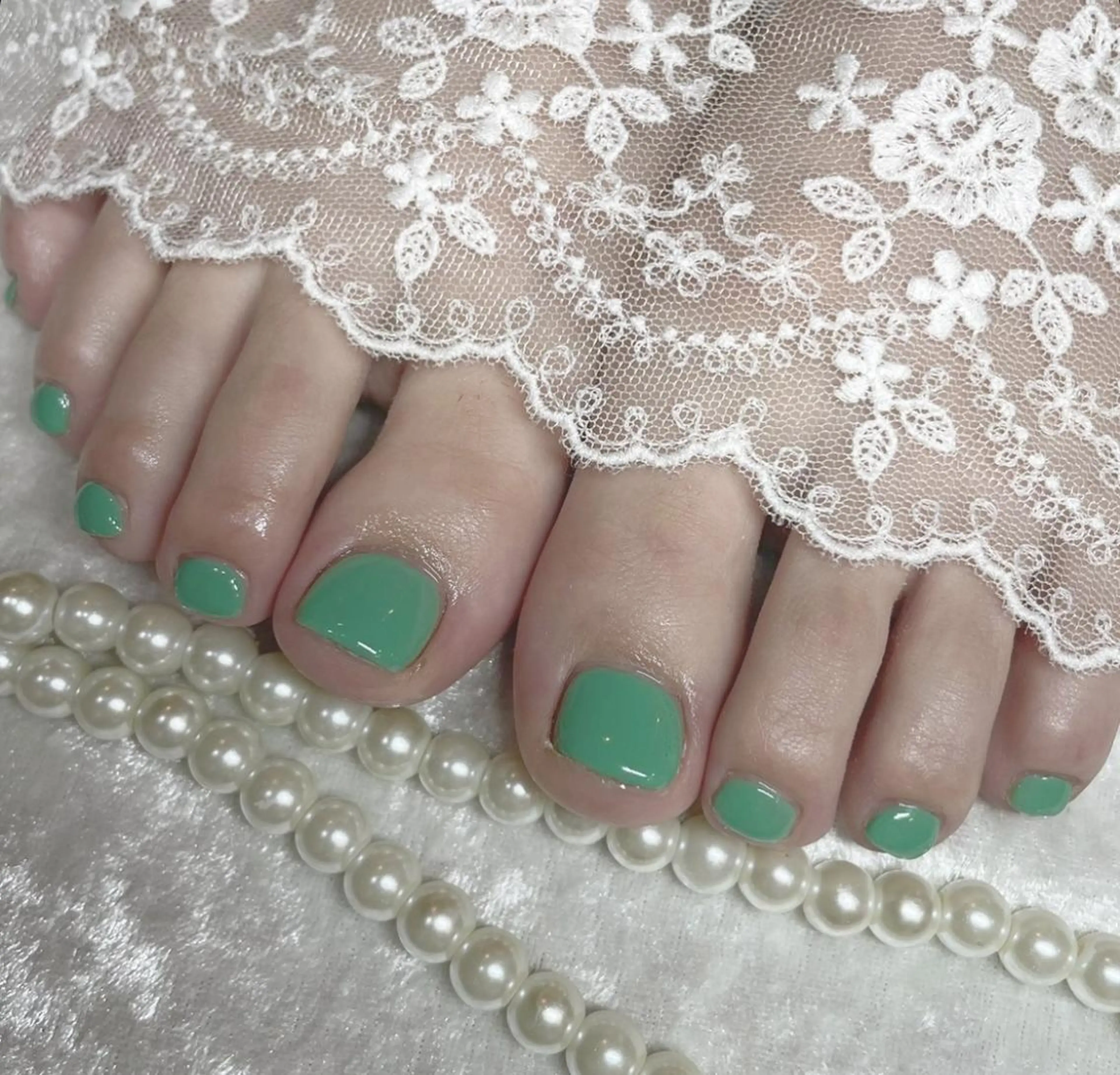 ネイル ジェルネイル 韓国ネイル 持ち込み ワンカラーネイル ワンホンネイル フットネイル fiore nail 🦋のネイルデザイン