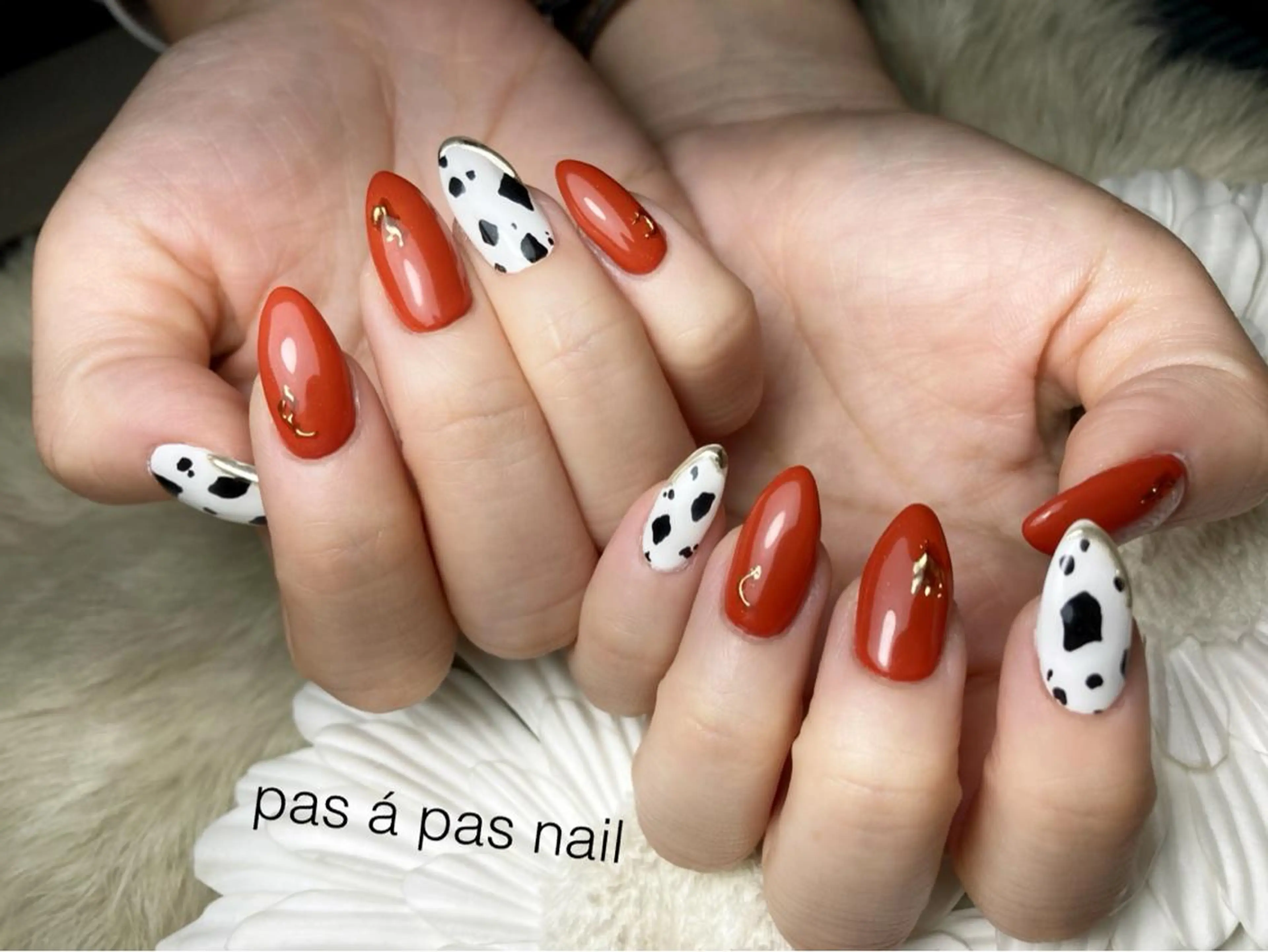 ミディアム ネイル ハンドネイル Yakko pas á pasのネイルデザイン