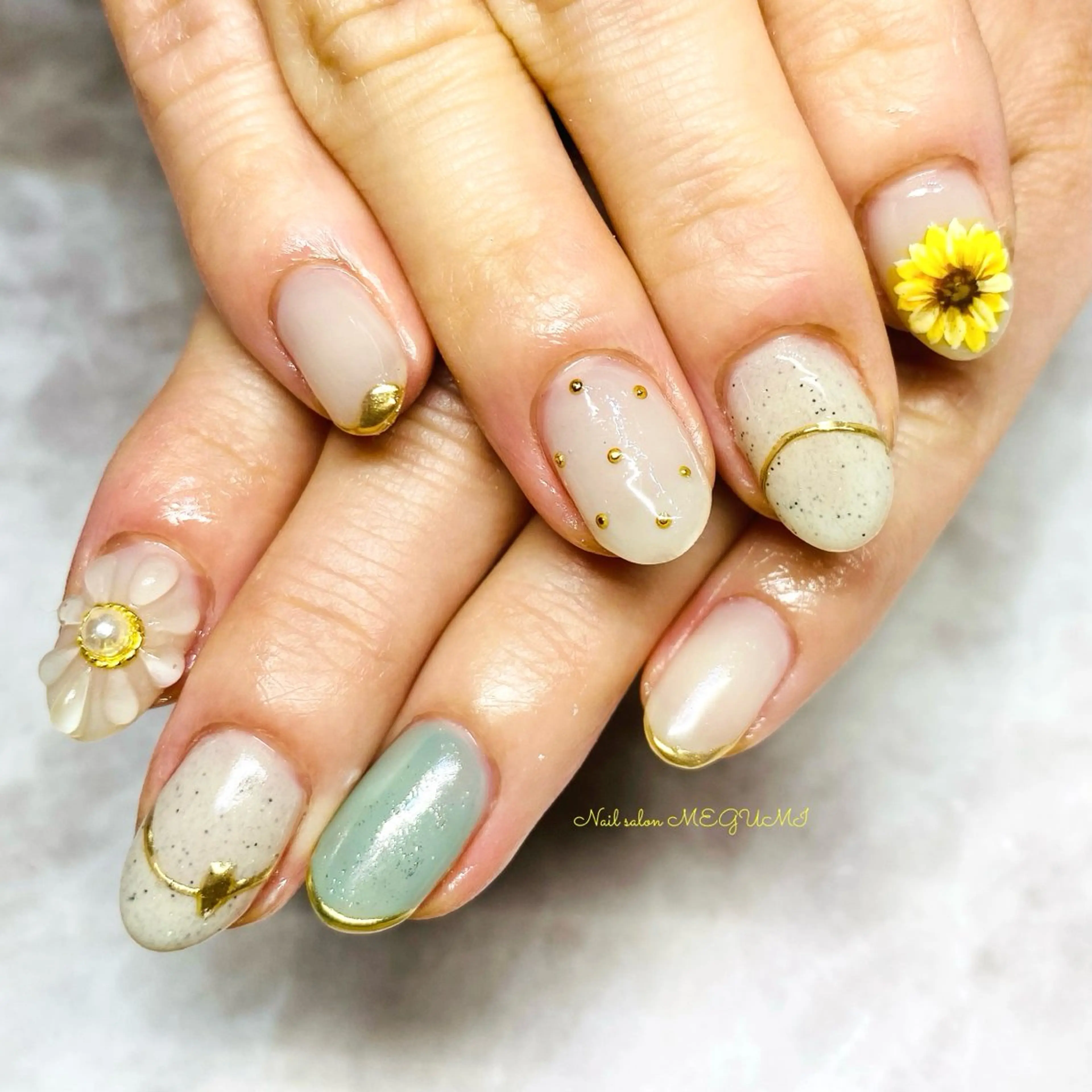 ネイル ゴージャス 持ち込み Nail salon MEGUMIのネイルデザイン