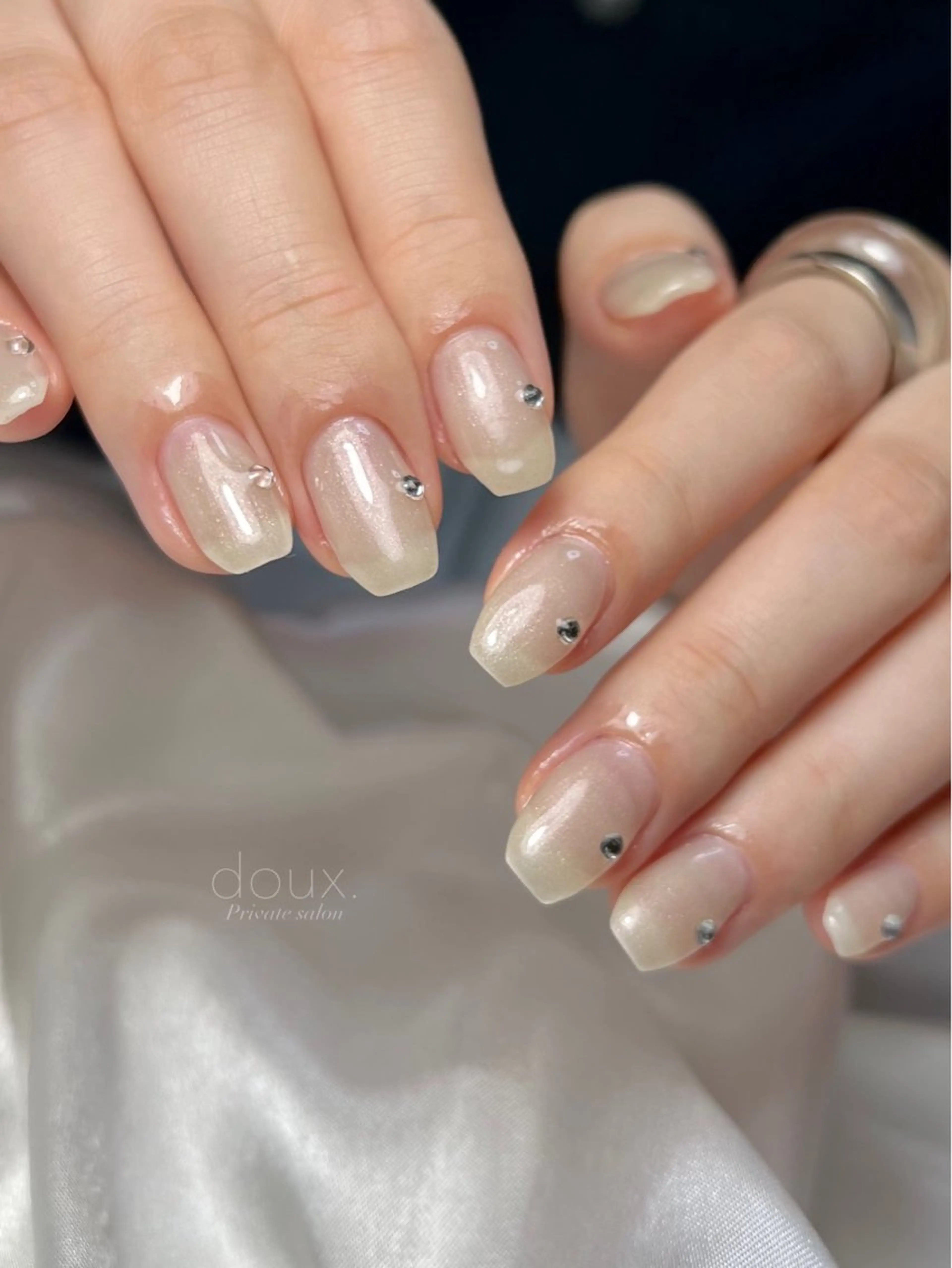 ネイル フラッシュネイル 韓国ネイル マグネットネイル ミラーネイル ワンカラーネイル ハンドネイル doux. nailのネイルデザイン