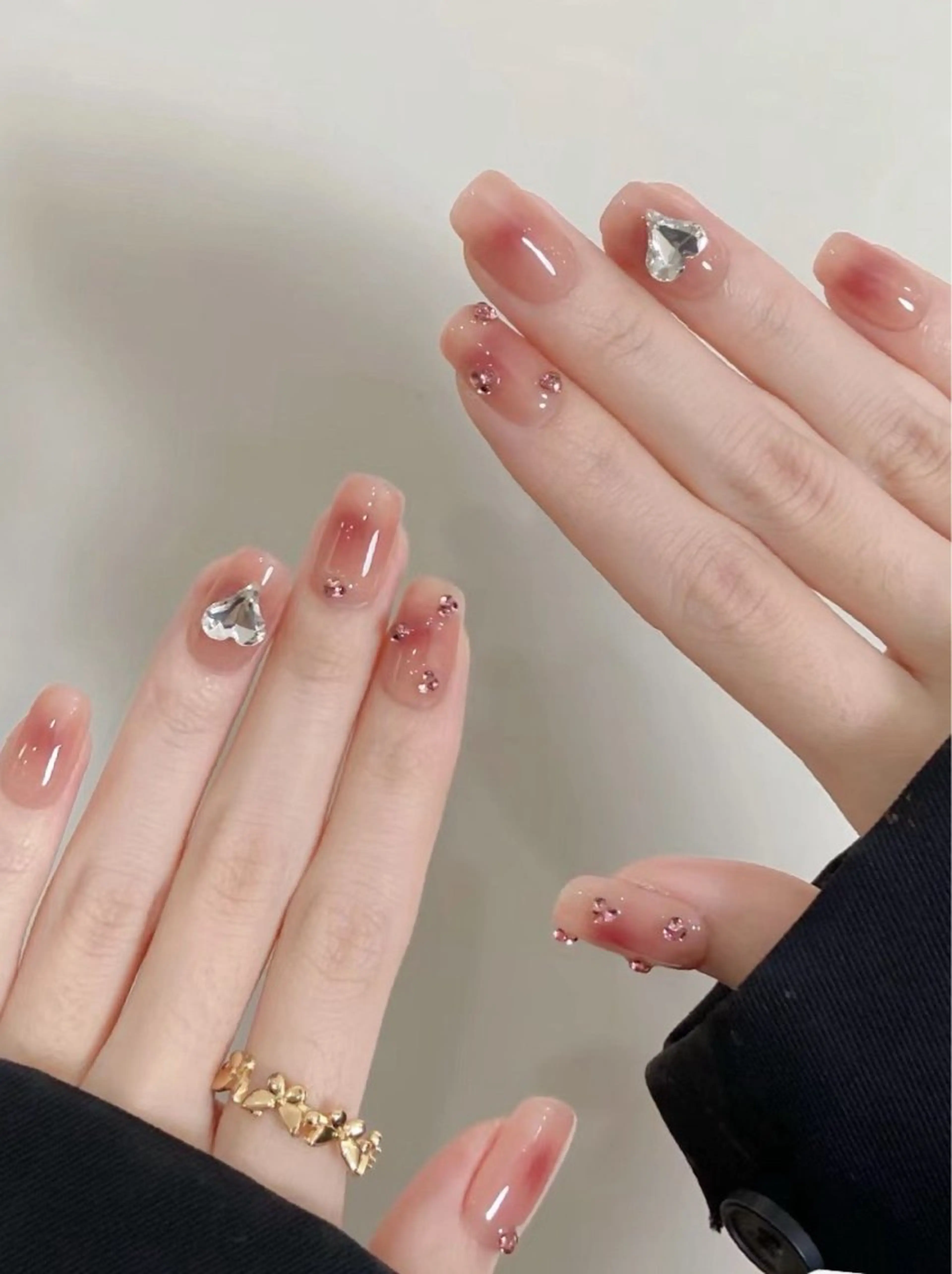 ネイル pink ladyサロン所属・べ にのネイルデザイン