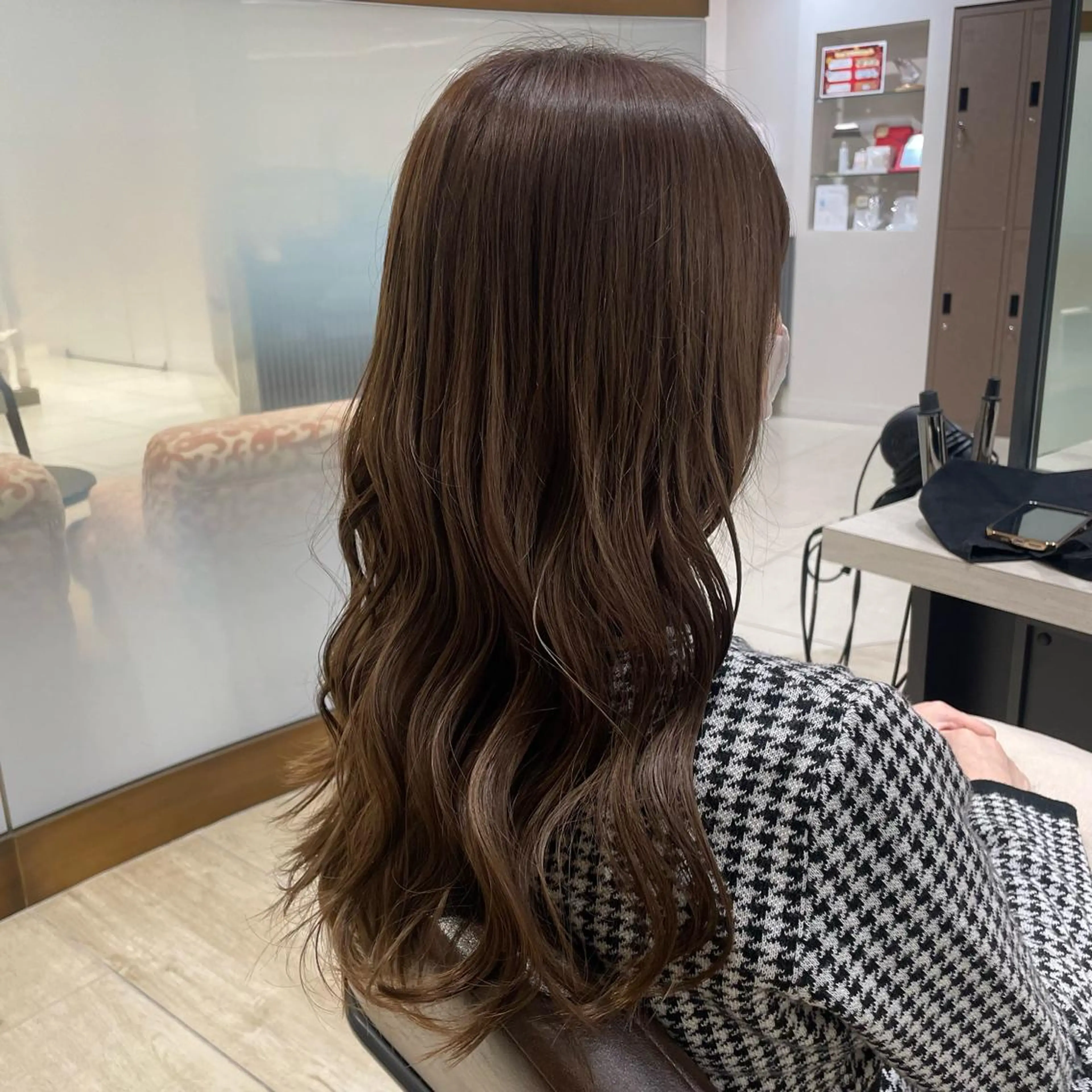ロング カラー ベージュカラー 透明感カラー イルミナカラー Euphoria 銀座店所属・Euphoria 銀座 みおこのヘアスタイル