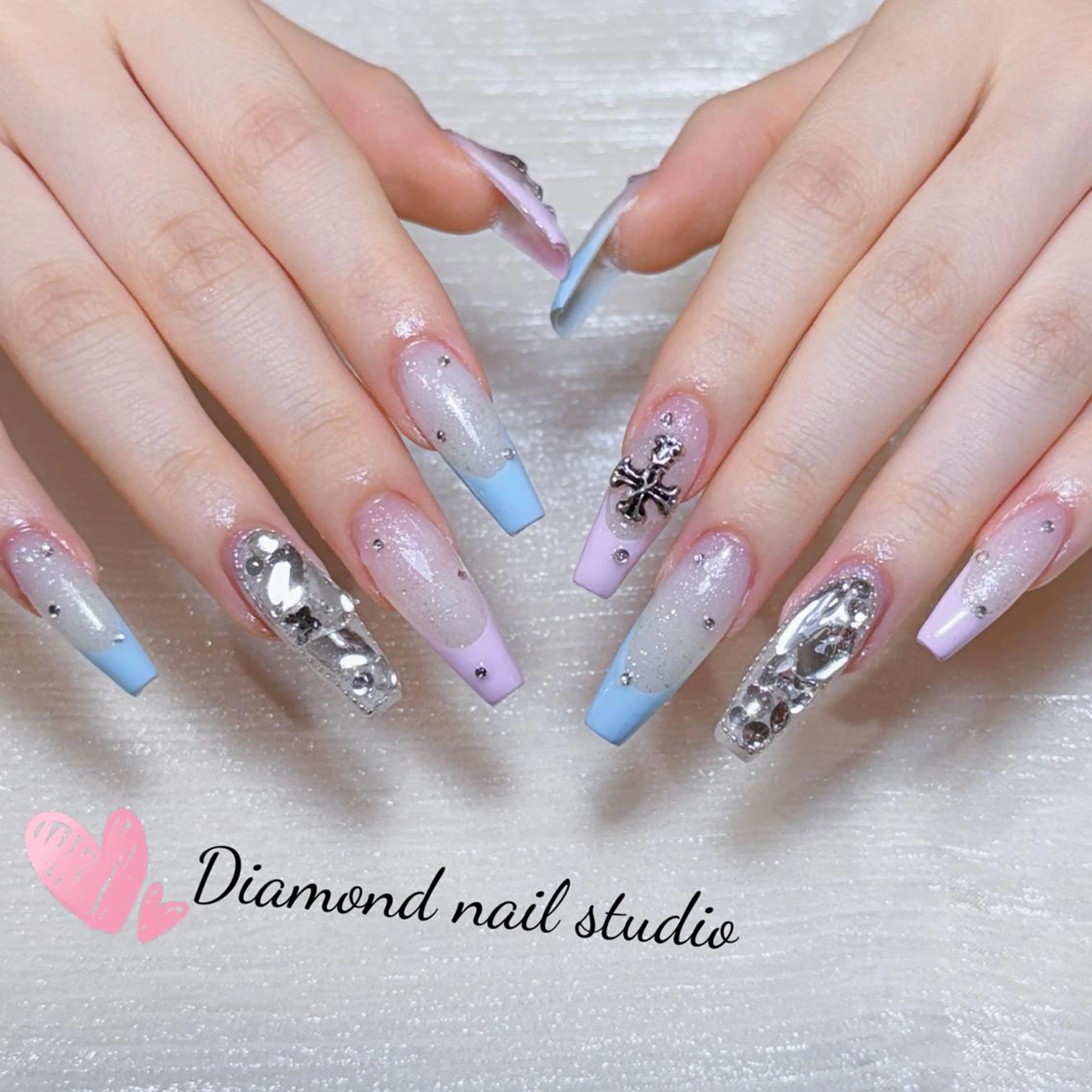 ネイル アートネイル オーロラネイル ガーリー キラキラネイル 韓国ネイル ハンドネイル Diamond yukiのネイルデザイン