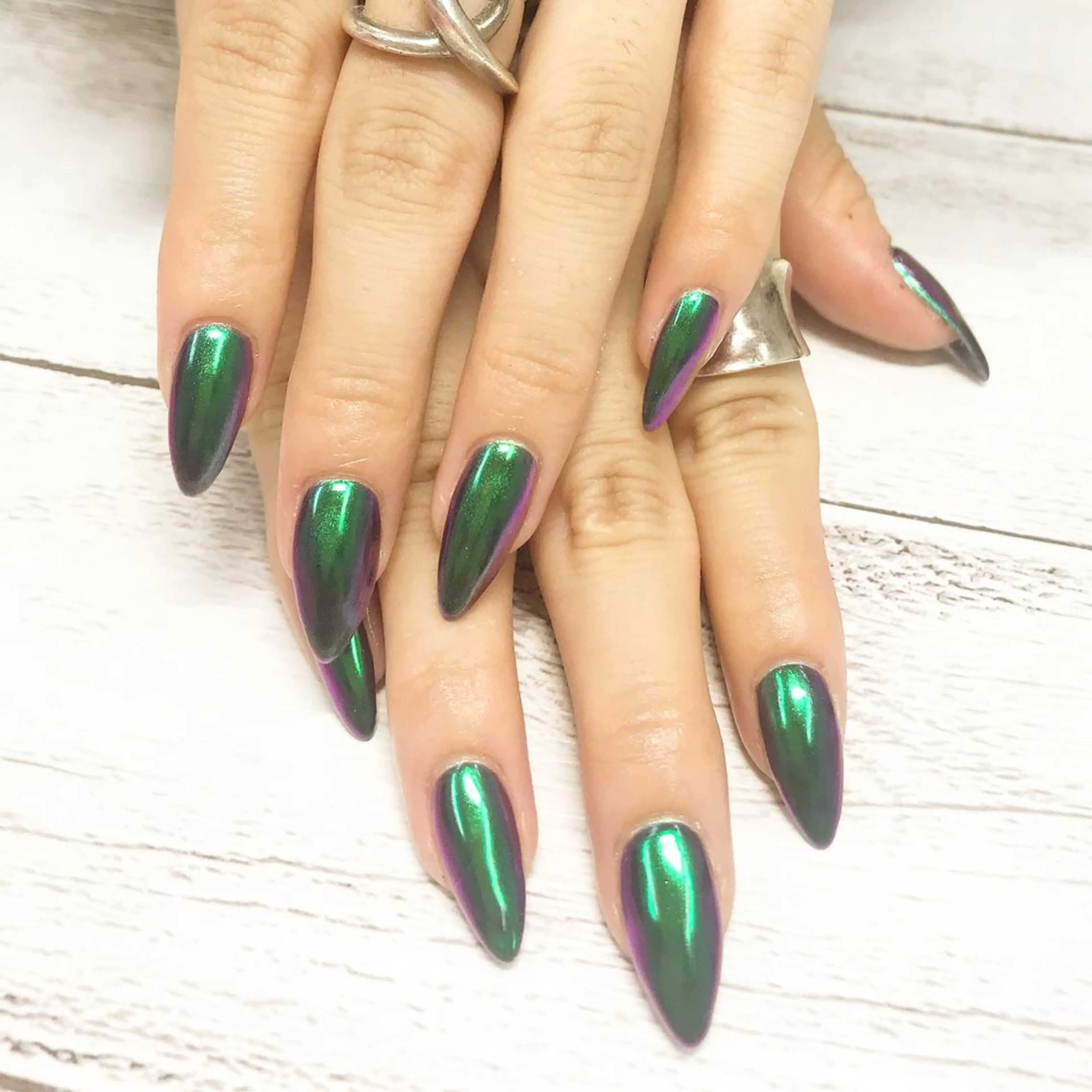 ミディアム ネイル リラネイル Aikenのネイルデザイン