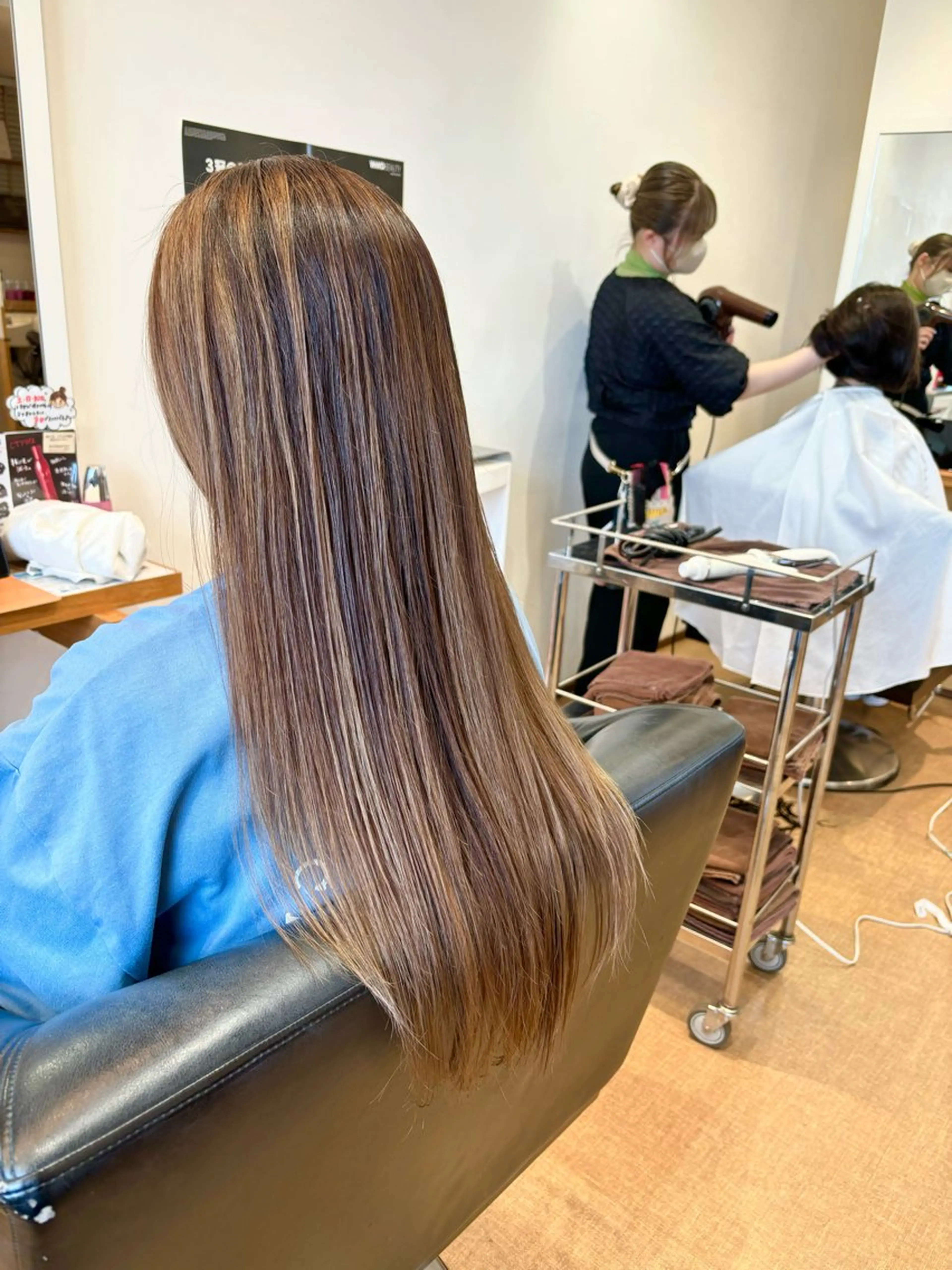 ロング カラー イヤリングカラー ハイライトカラー イルミナカラー ボブ ハイライト 秋山知穂🌸縮毛矯正 ショートお任せ🌸のヘアスタイル