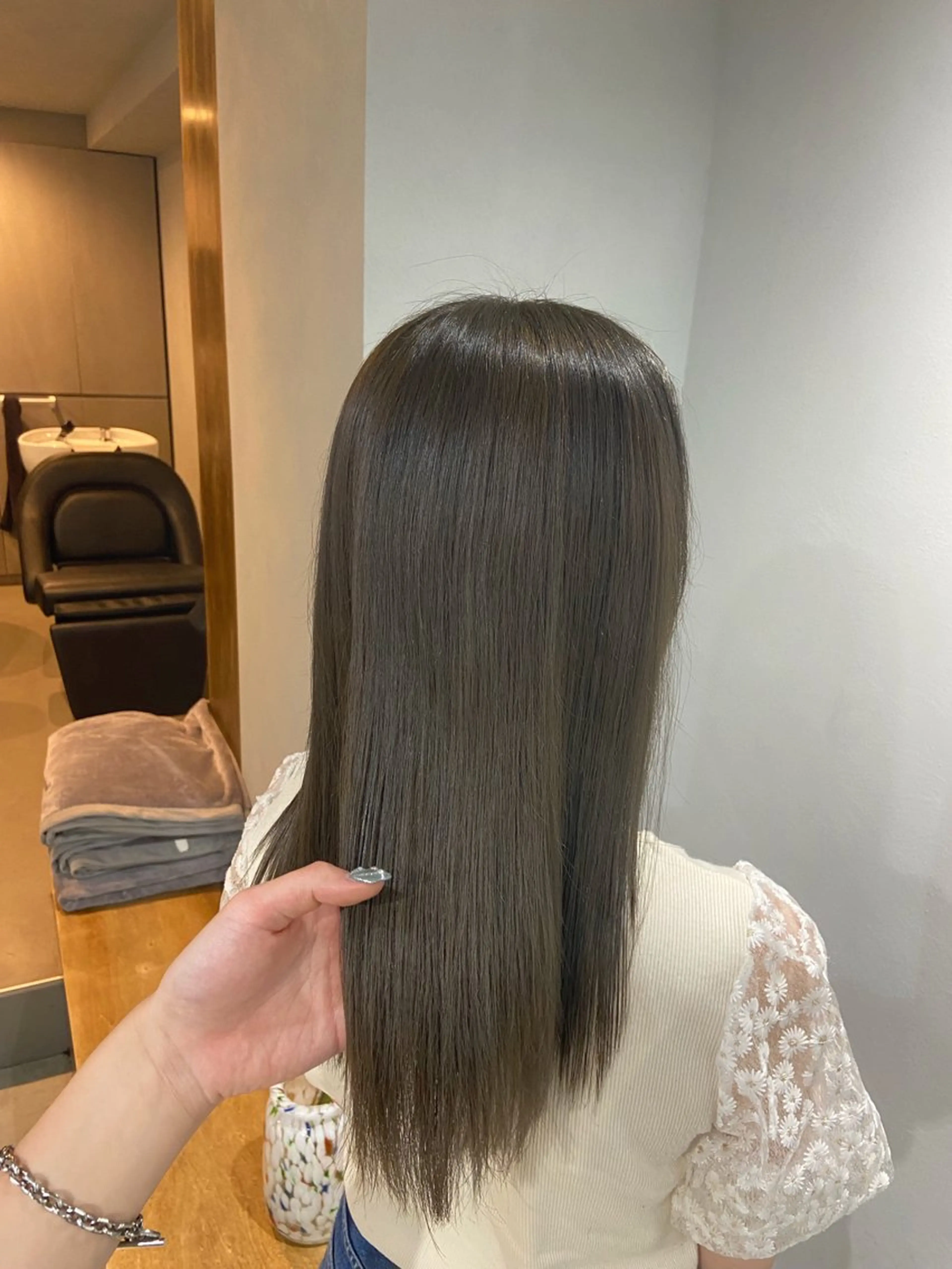 カラー ベージュカラー オリーブベージュ カット ヘアカラー 【arc】 佐藤未希穂/レイヤーのヘアスタイル