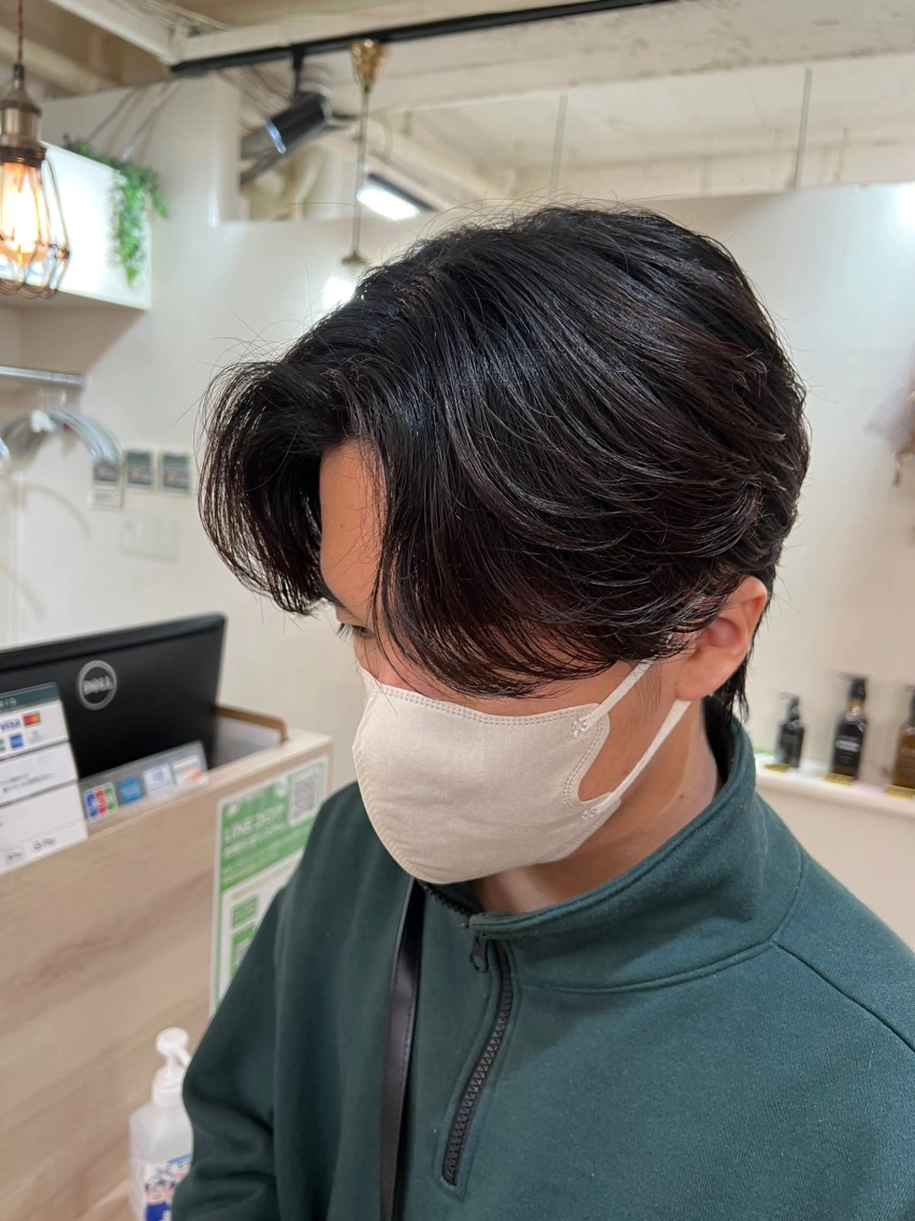 ミディアム パーマ メンズ ミディアムパーマ センターパート メンズ韓国風 メンズパーマ 韓国風ヘア カット パーマ メンズカットパーマ ✂️ JOYAのヘアスタイル