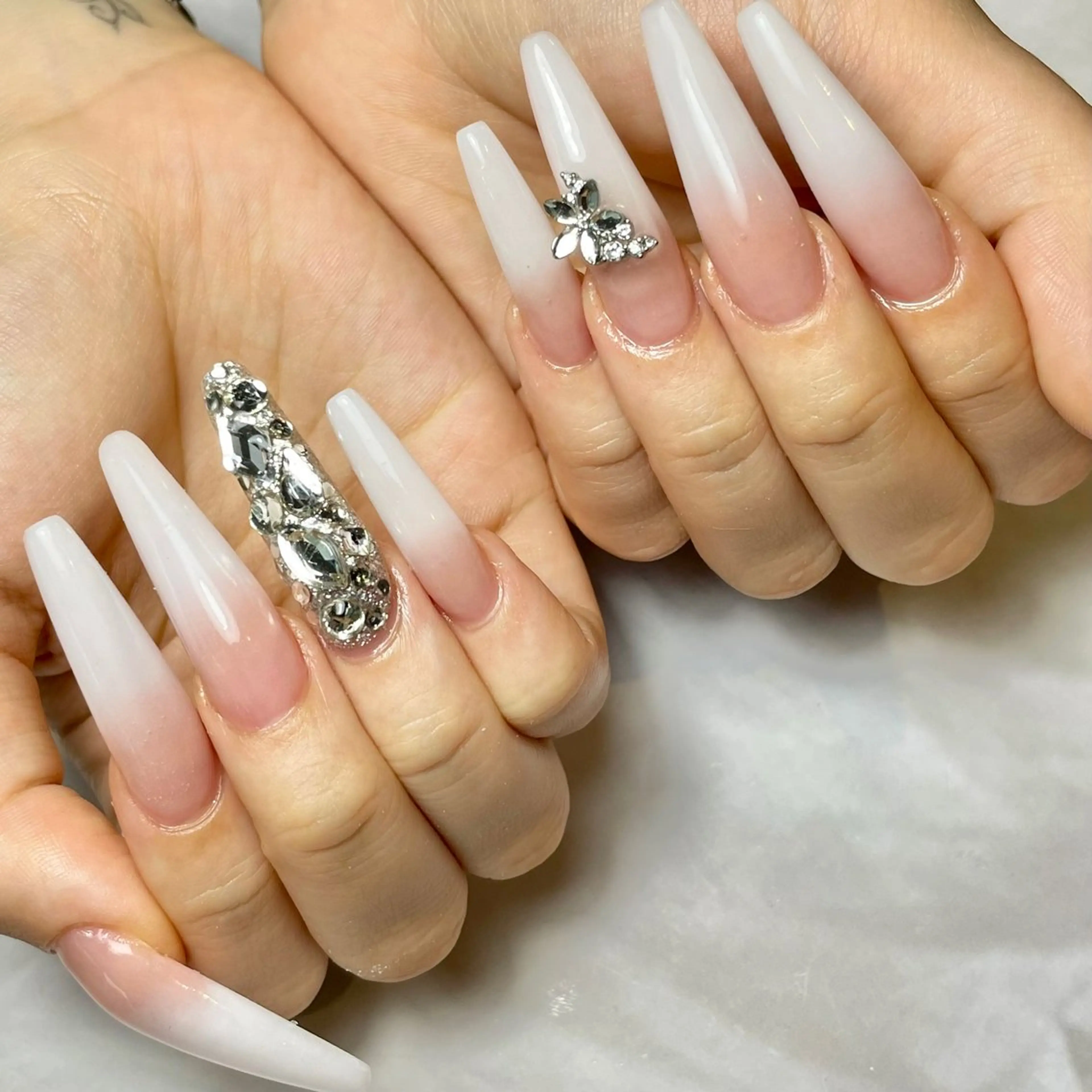 ネイル キラキラネイル 持ち込み ハンドネイル Reflection marikoのネイルデザイン