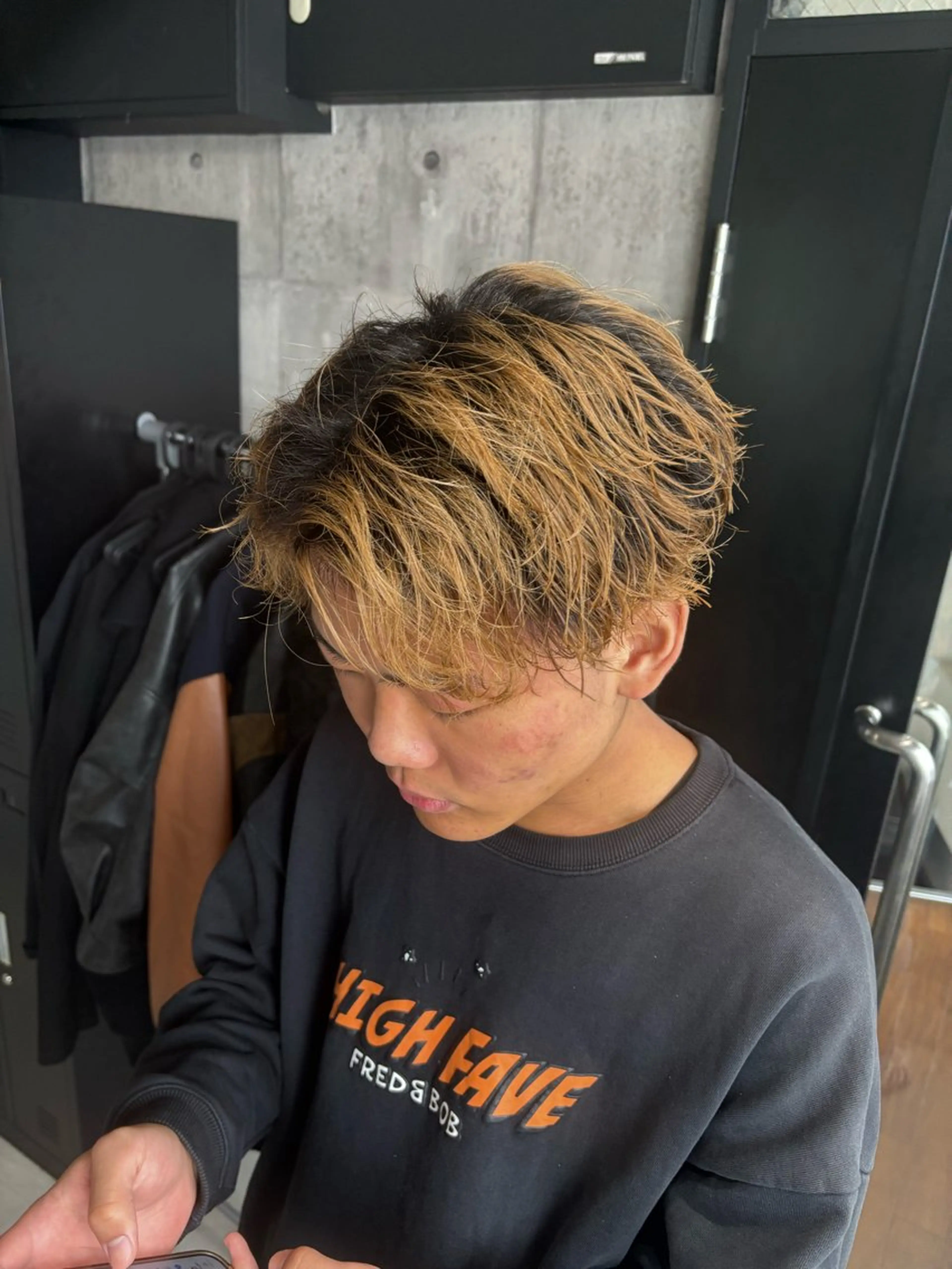 パーマ メンズ メンズブリーチ メンズパーマ カット パーマ トリートメント _white【京橋店】所属・_WHITE / KENTOのヘアスタイル