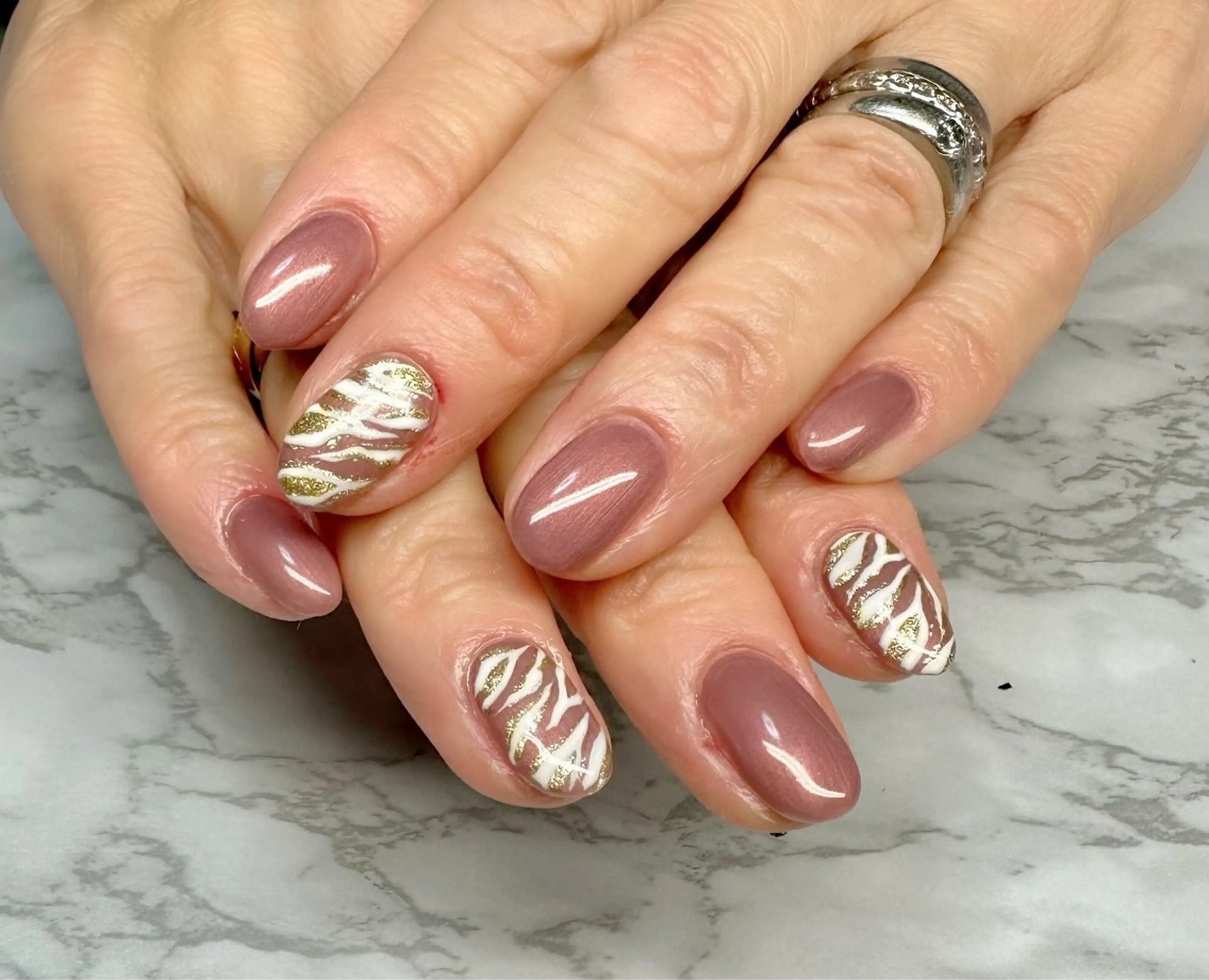 ネイル アニマル柄 アートネイル 冬ネイル クリスマス M.N_ nailのネイルデザイン