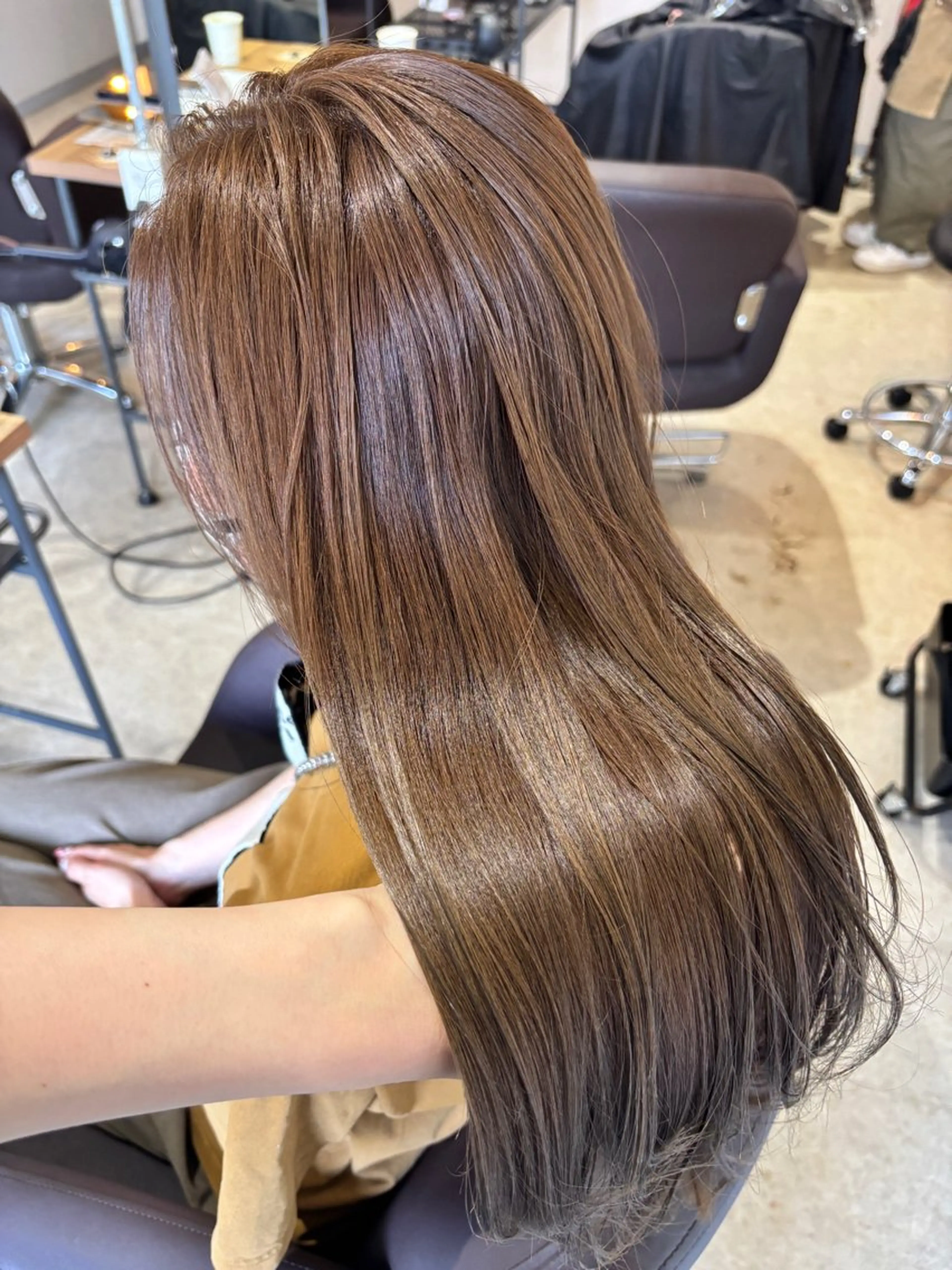 セミロング ボブ 韓国風ヘア レイヤーカット 縮毛矯正 ブリーチカラー🤍 髪質改善🌟のヘアスタイル