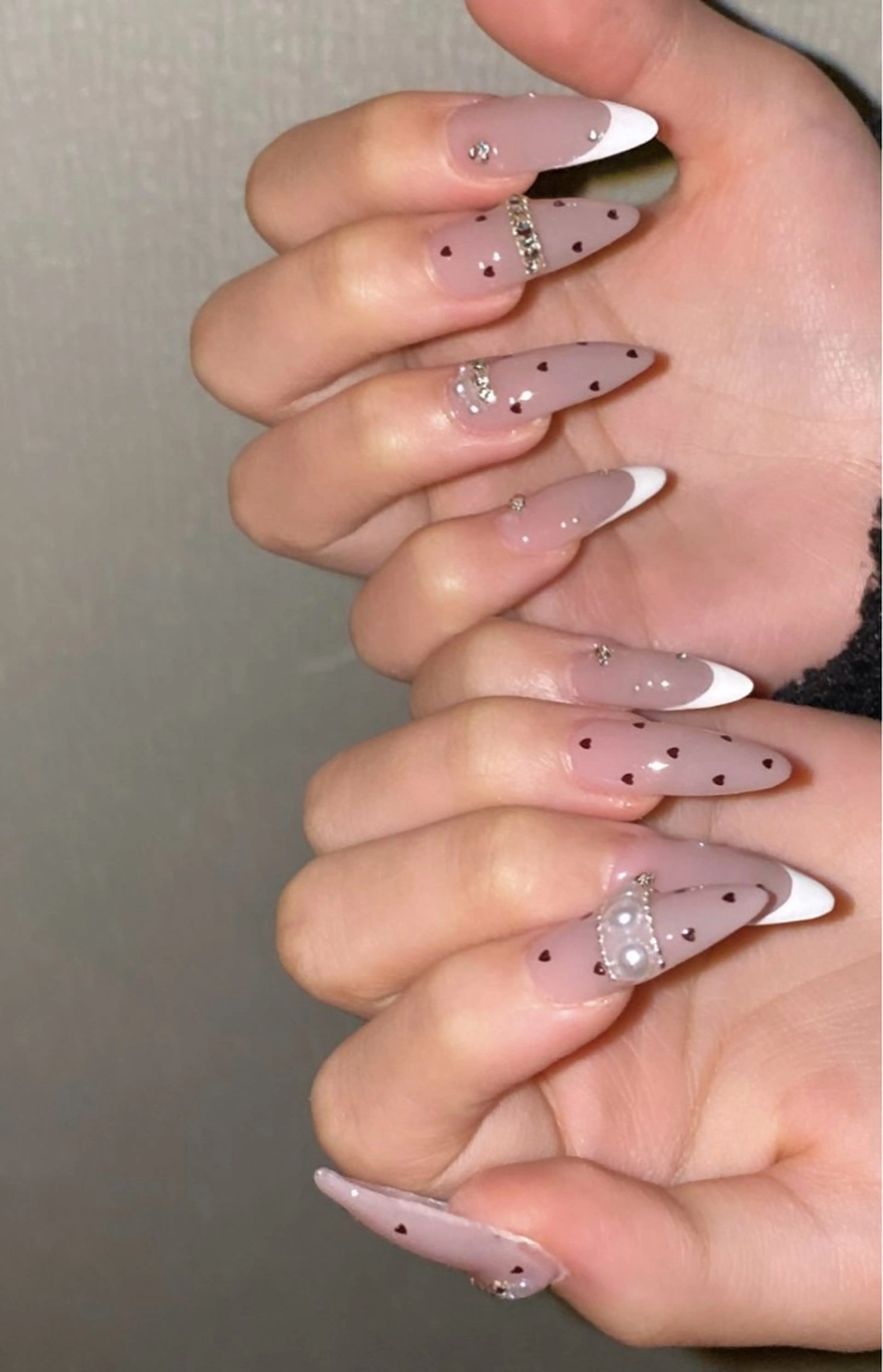 ネイル ハンドネイル ＼近畿大学／近く🦢 Swanのネイルデザイン