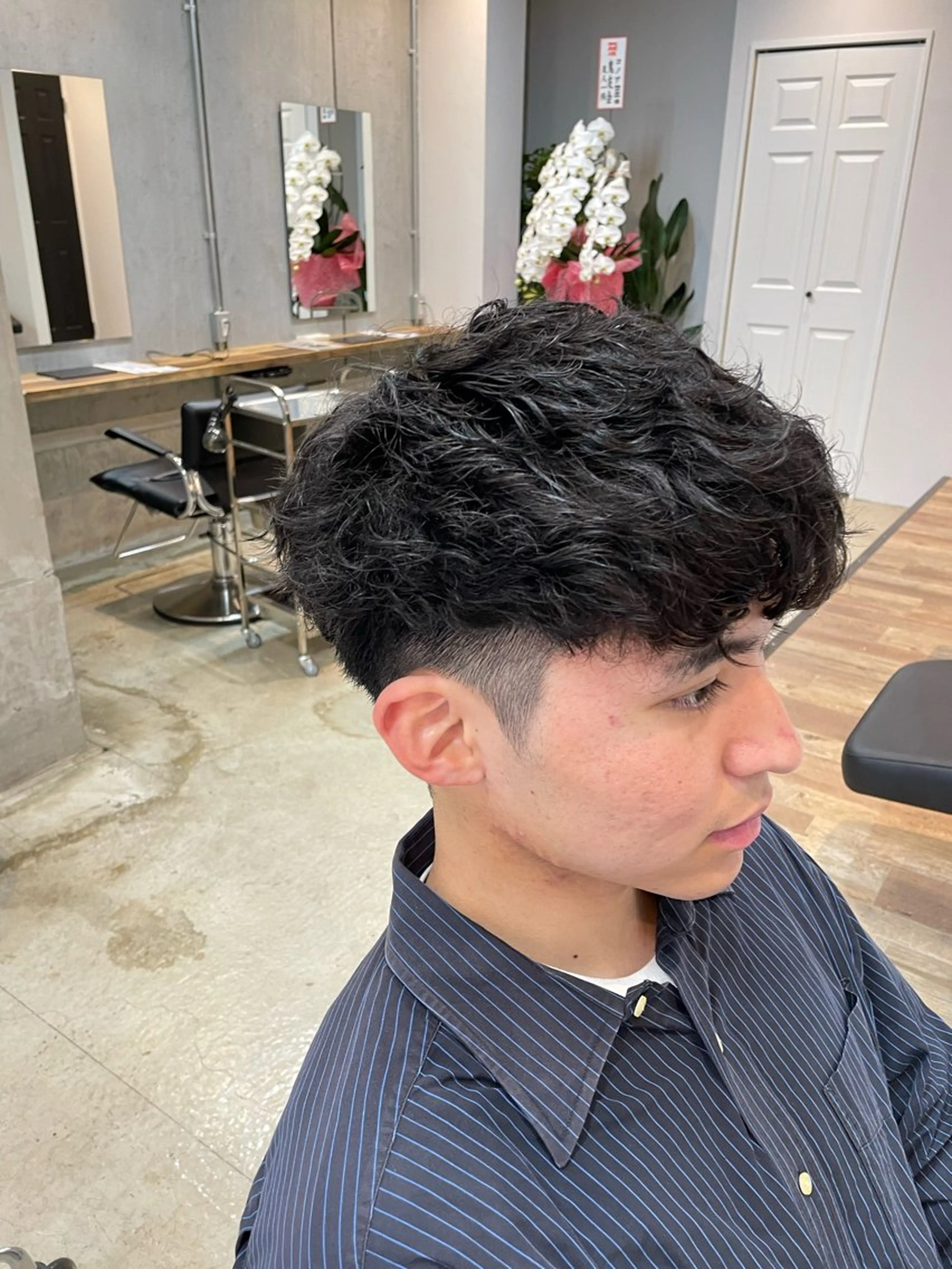 ショート パーマ メンズ スペインカール 小林 崇雅　ダウンパーマのヘアスタイル