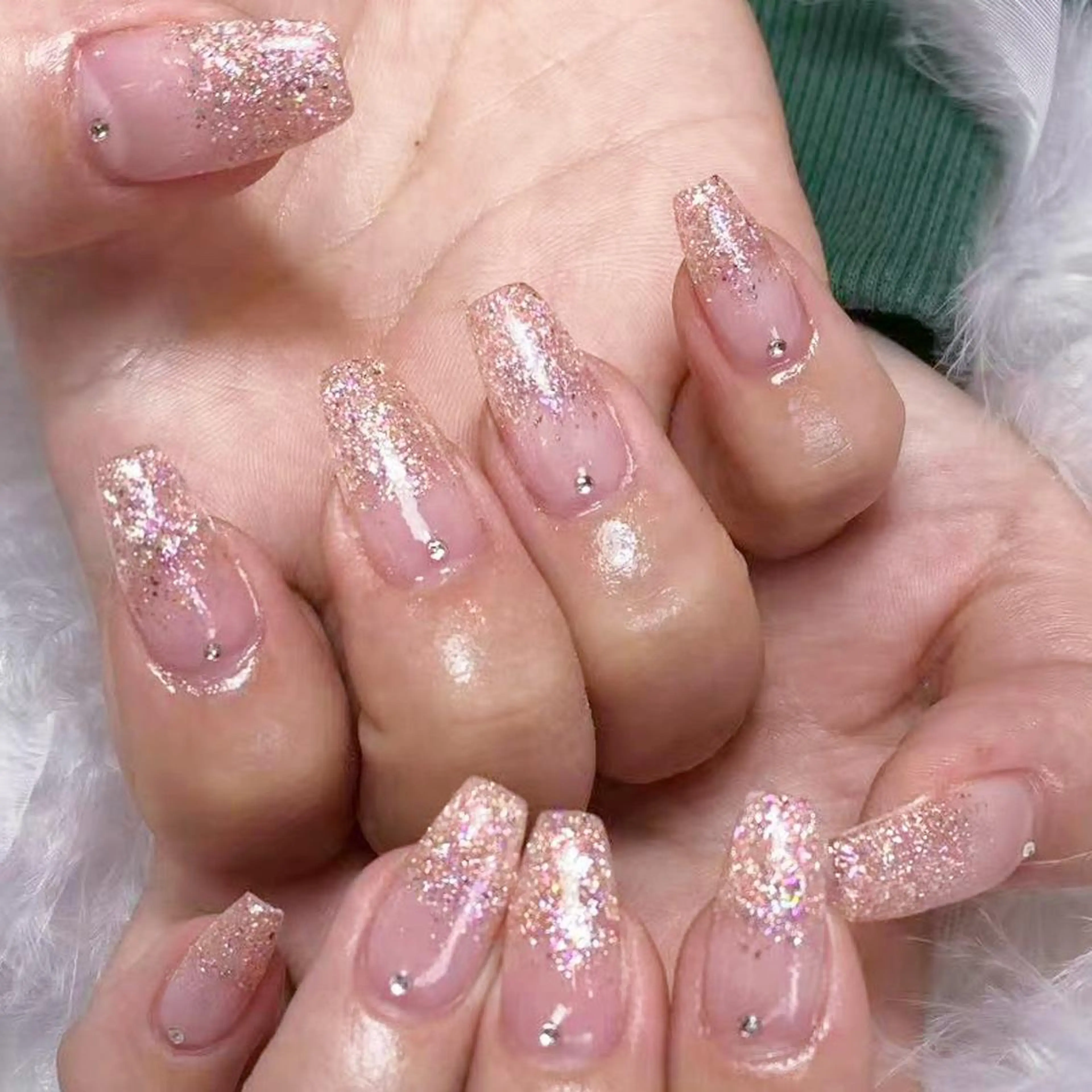 ネイル アートネイル オーロラネイル ガーリー キラキラネイル 韓国ネイル ハンドネイル DIANMOND NAIL🌸のネイルデザイン