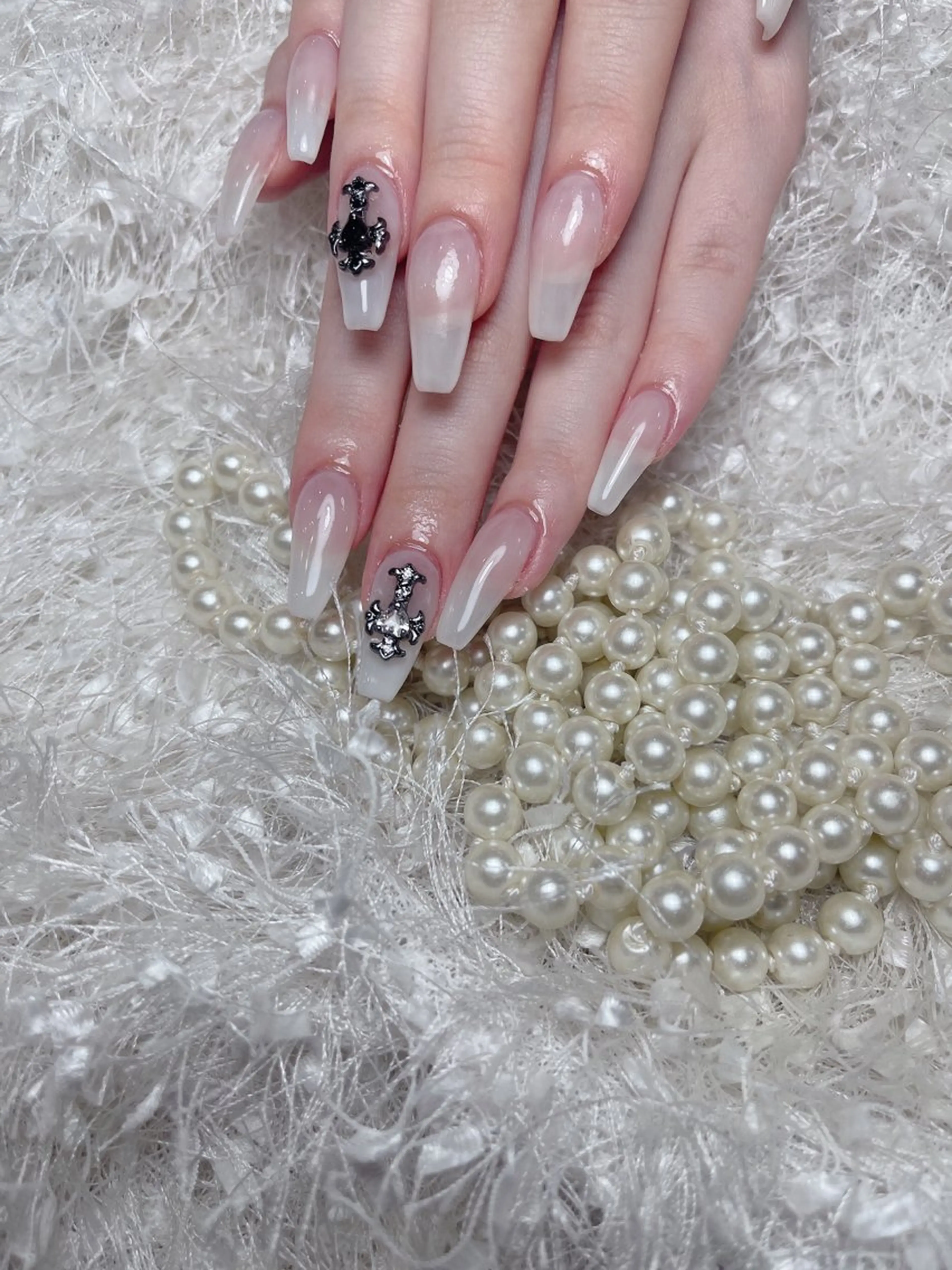 ネイル Shis_🦄shi 韓国風キラキラネイルのネイルデザイン