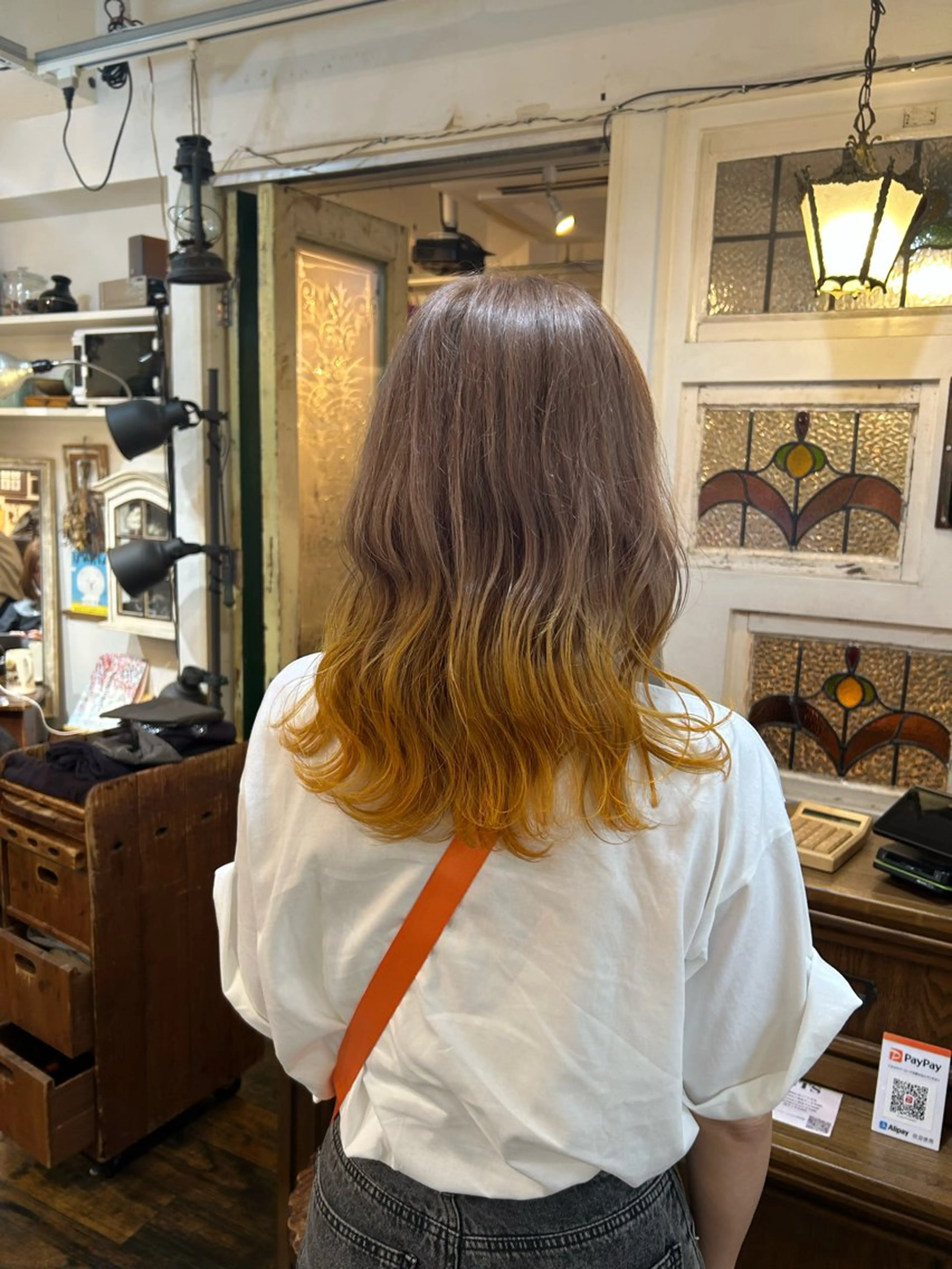 ミディアム カラー デザインカラー イエローカラー トリートメント ヘアカラー BRITS 渡辺 菜々子のヘアスタイル