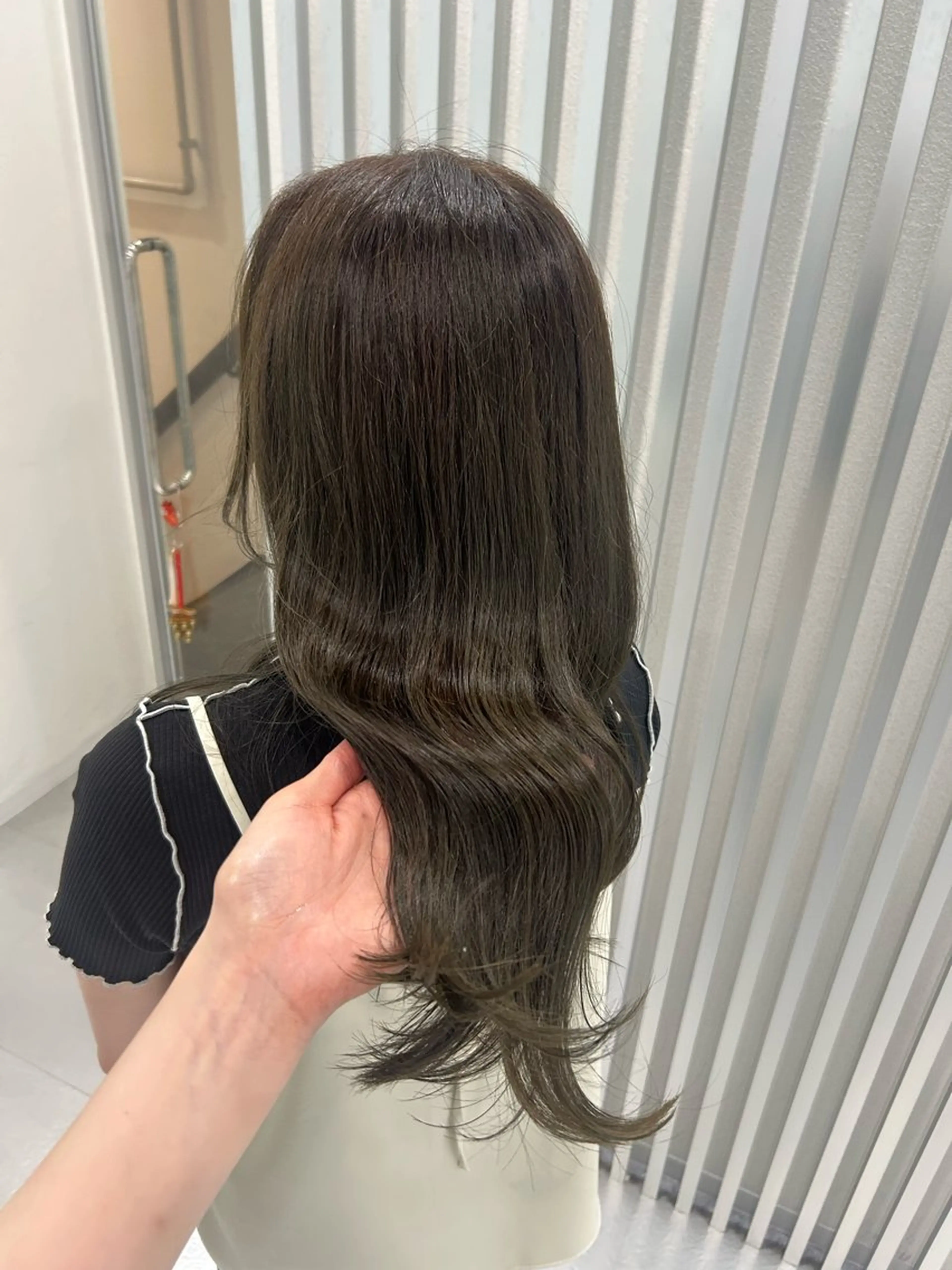 ミディアム ヘアカラー あやめ🪽 オリーブ/ハイトーンのヘアスタイル