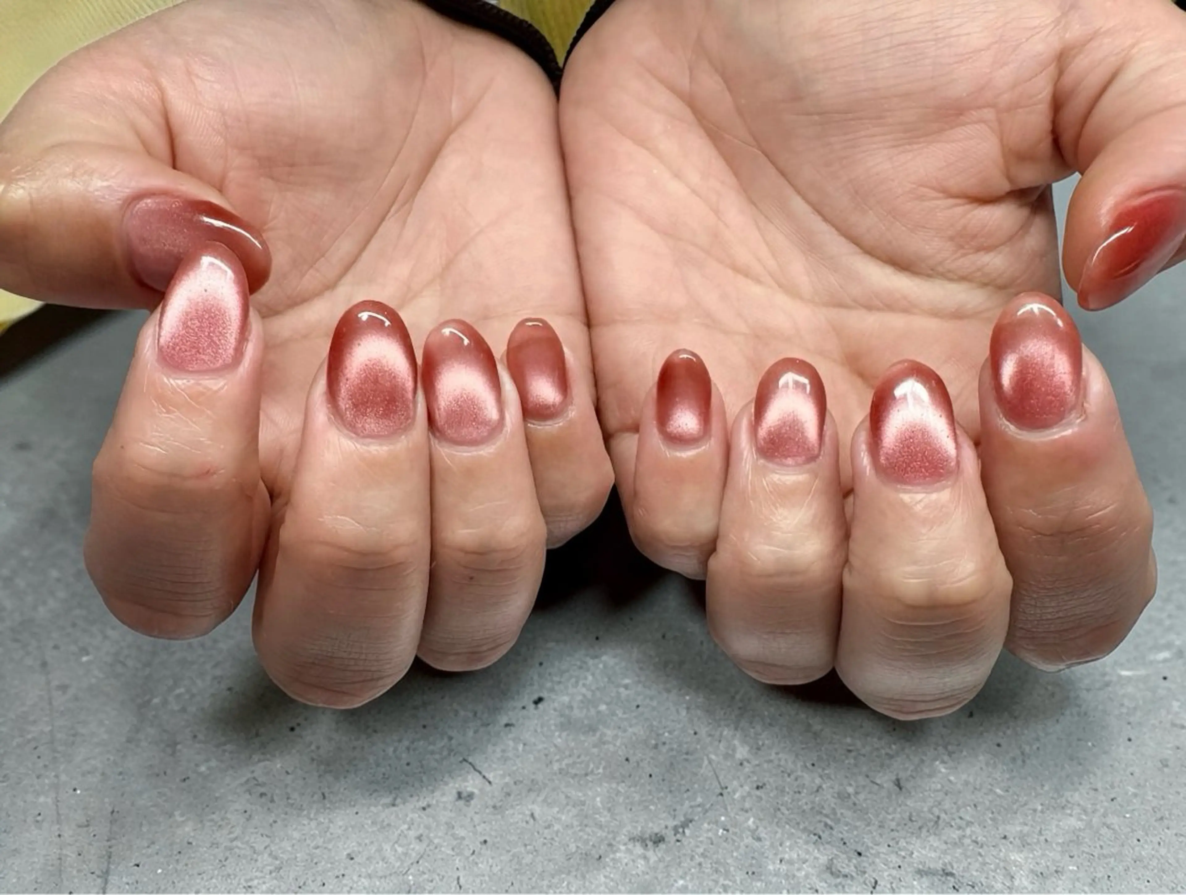 ネイル フットネイル ジェルネイル ラメ(グリッター) マグネットネイル 持ち込み ハンドネイル ハンドケア ♡Bivi♡自爪に 優しいネイルサロンのネイルデザイン