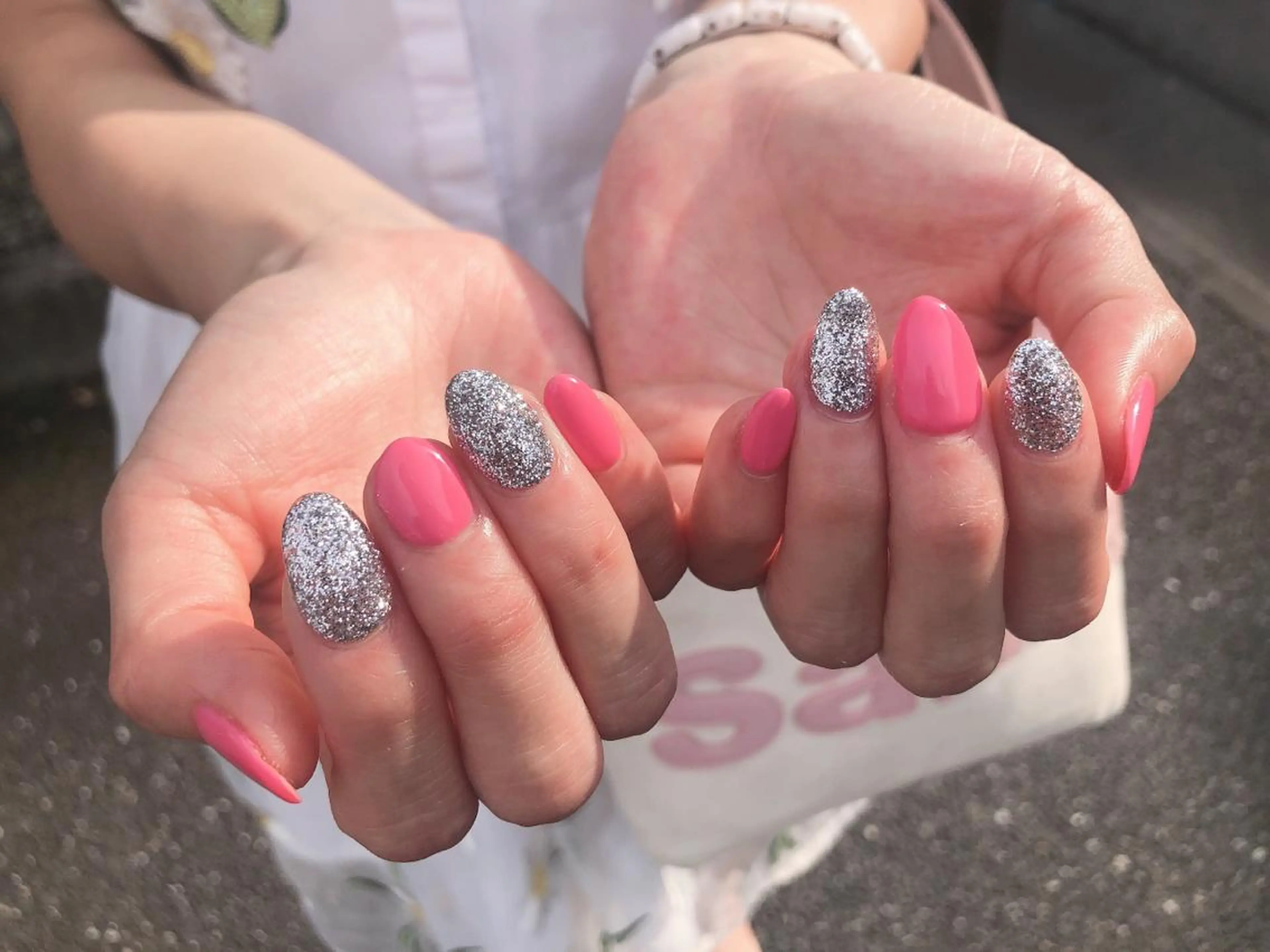 ミディアム Home salon Rのネイルデザイン